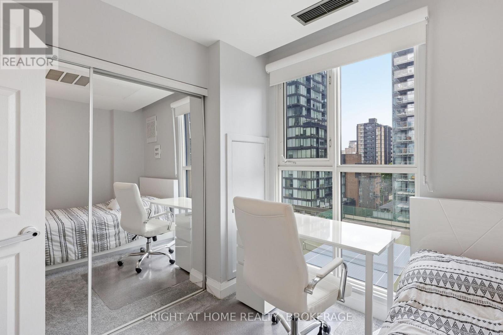 802 - 8 Wellesley Street E, Toronto, Ontario  M4Y 3B2 - Photo 22 - C13471698