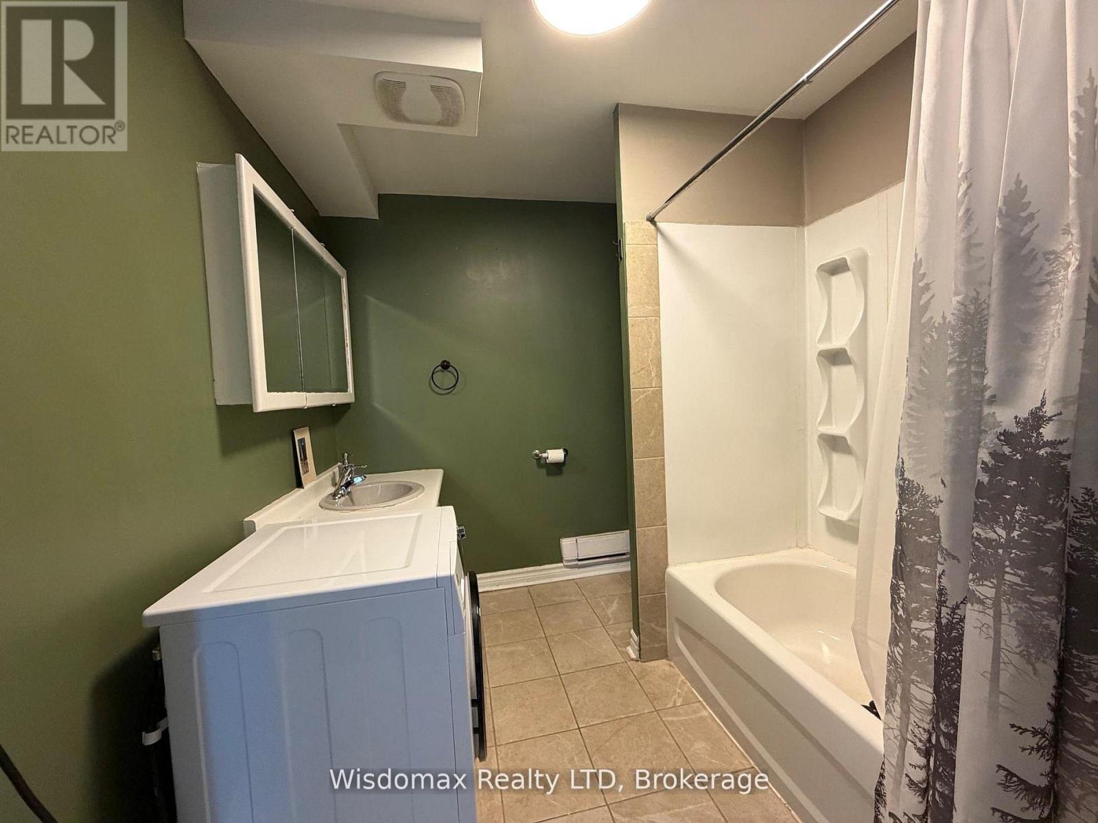 Mainfloor - 3838 Rebstock Road, Fort Erie, Ontario  L0S 1B0 - Photo 4 - X13471820