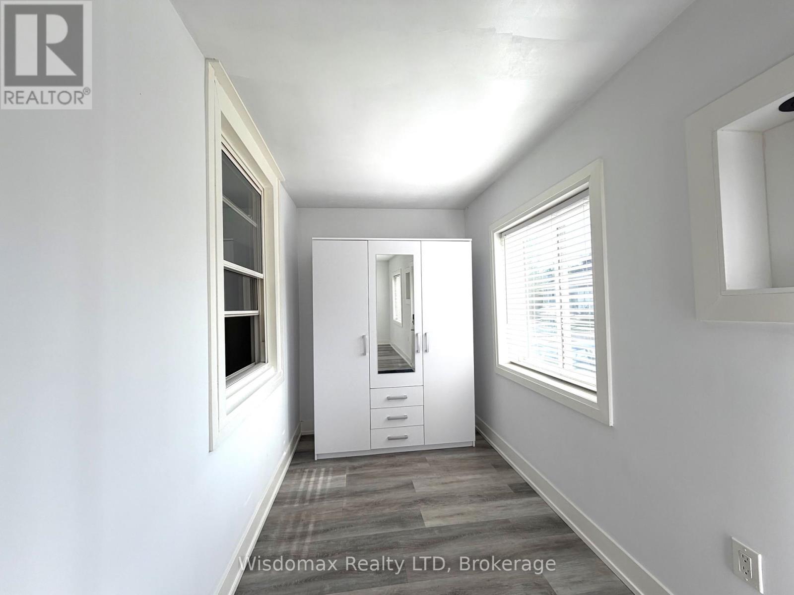 4104 Muir Avenue, Niagara Falls, Ontario  L2E 3L3 - Photo 2 - X13471826