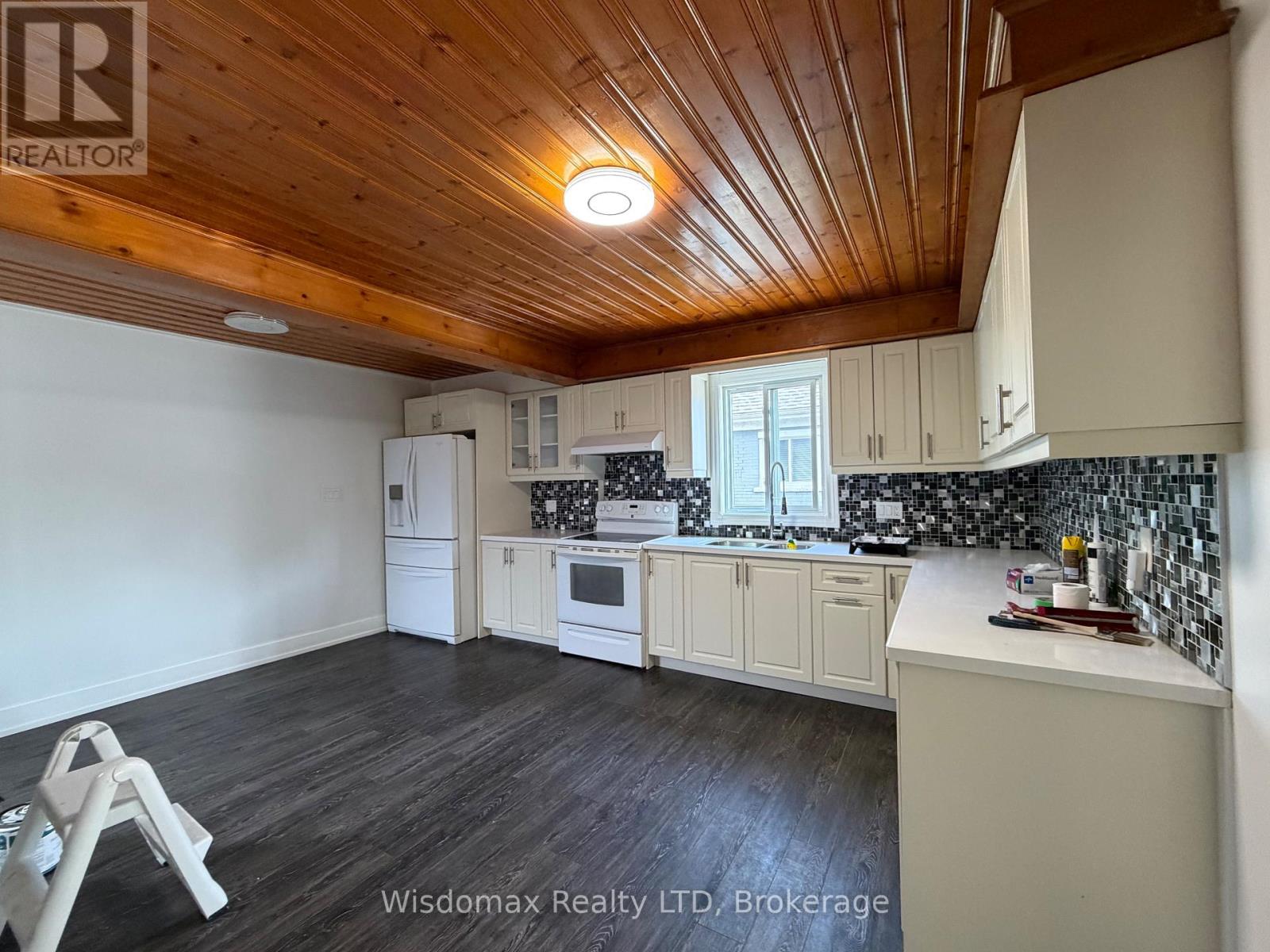 4104 Muir Avenue, Niagara Falls, Ontario  L2E 3L3 - Photo 3 - X13471826