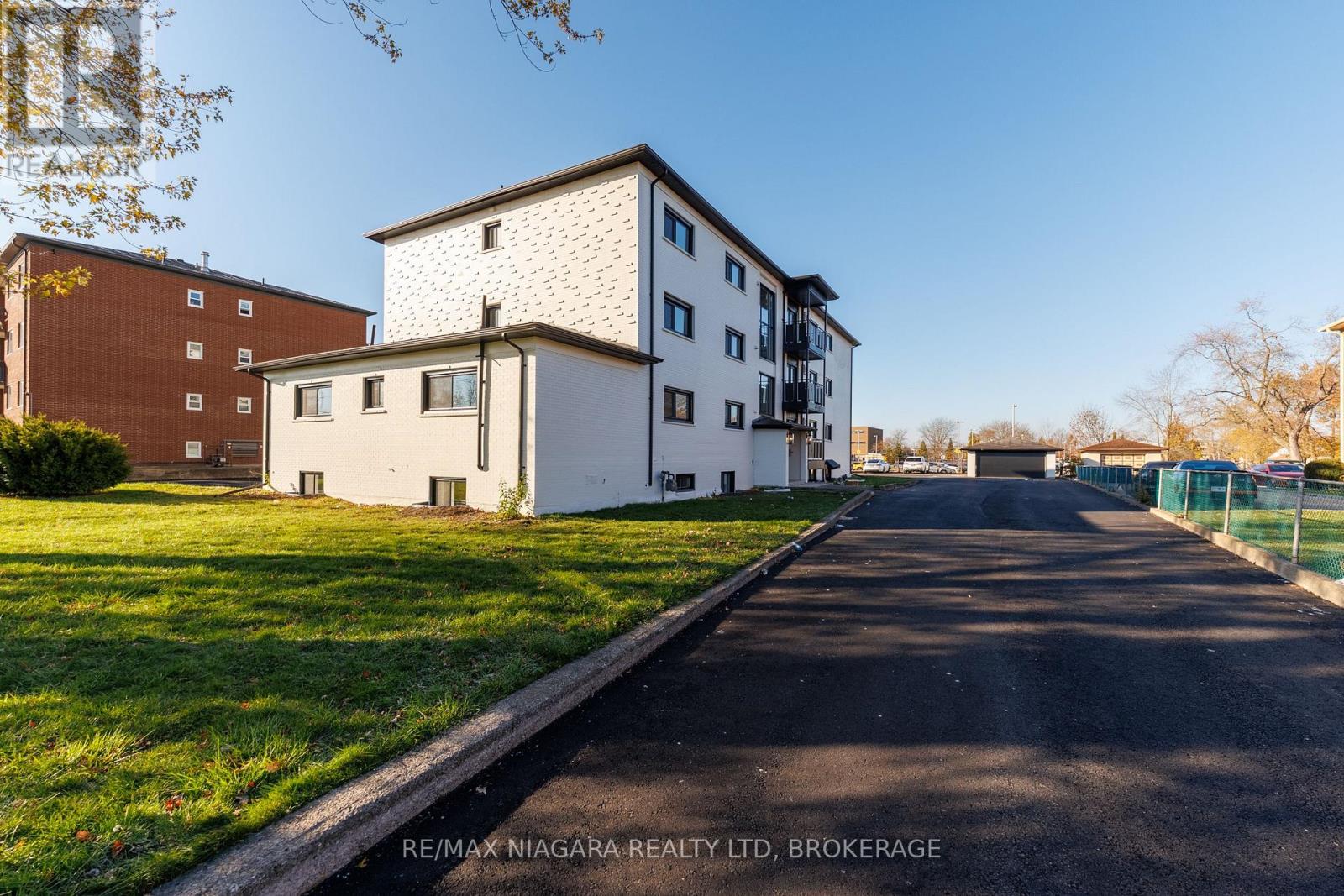 Unit 12 - 141 Plymouth Road, Welland, Ontario  L3B 3C8 - Photo 2 - X13472580