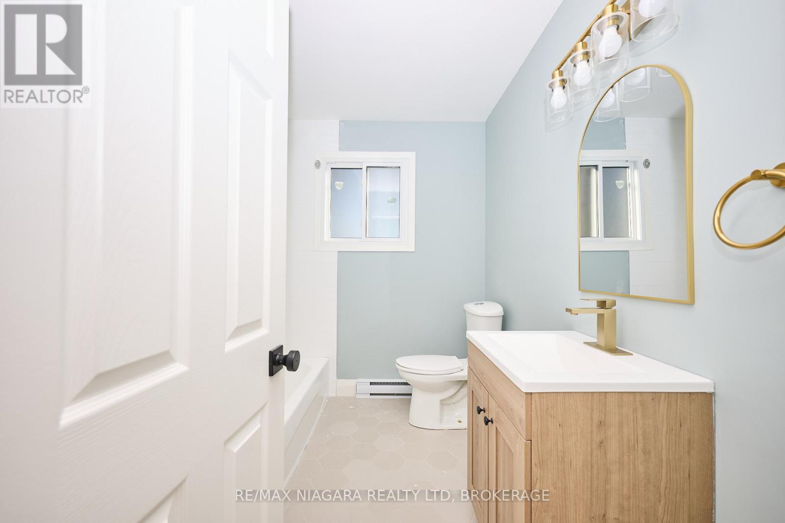 Unit 12 - 141 Plymouth Road, Welland, Ontario  L3B 3C8 - Photo 7 - X13472580