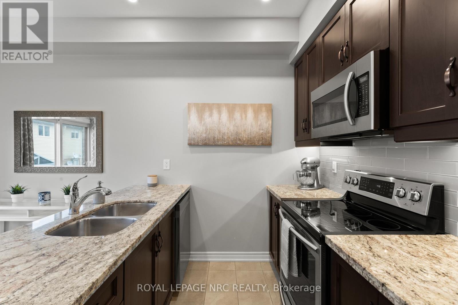 15 - 377 Glancaster Road, Hamilton, Ontario  L9G 0G4 - Photo 6 - X13472774