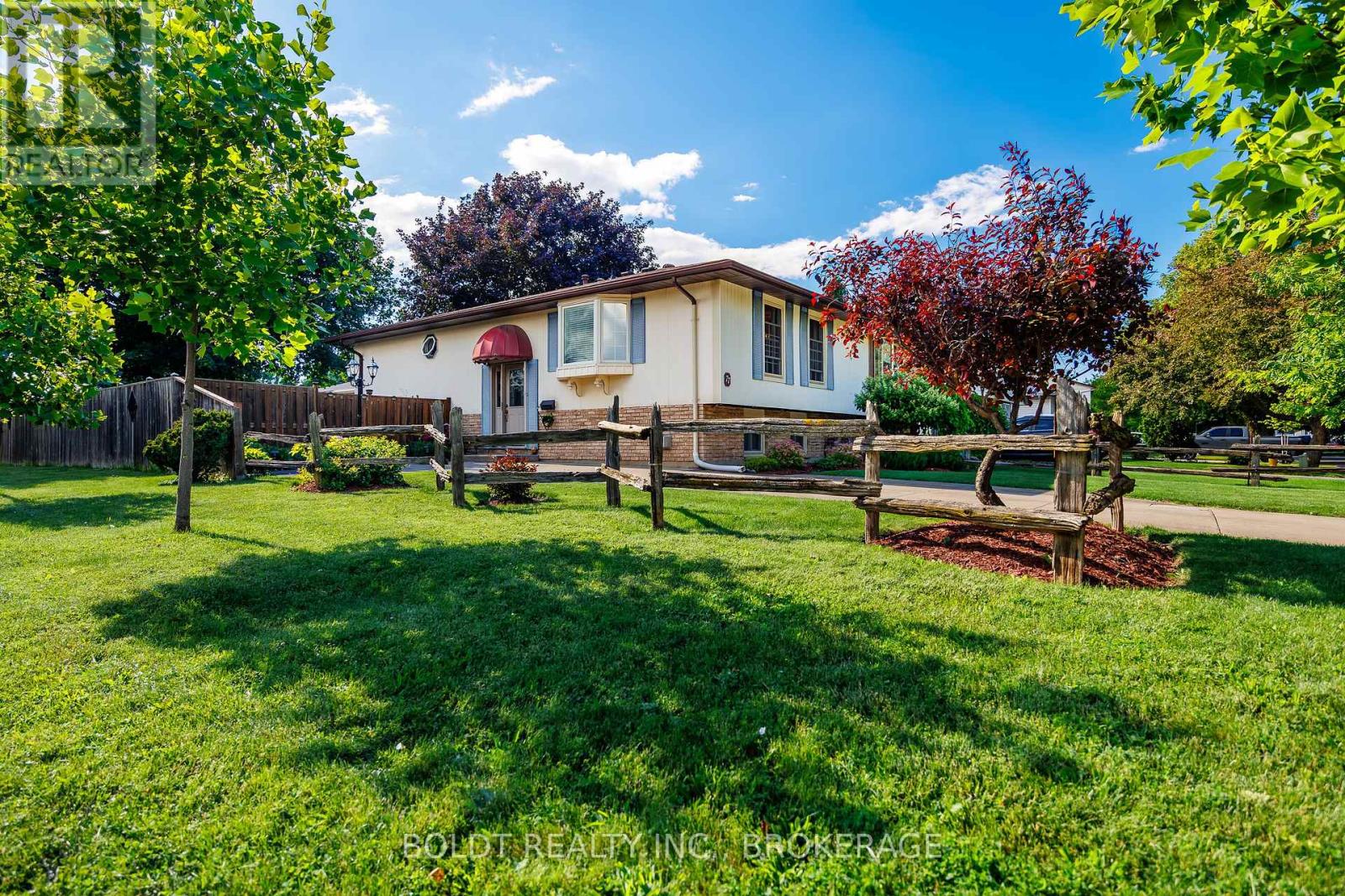 77 Elma Street, St. Catharines, Ontario  L2N 6Z8 - Photo 2 - X13473032