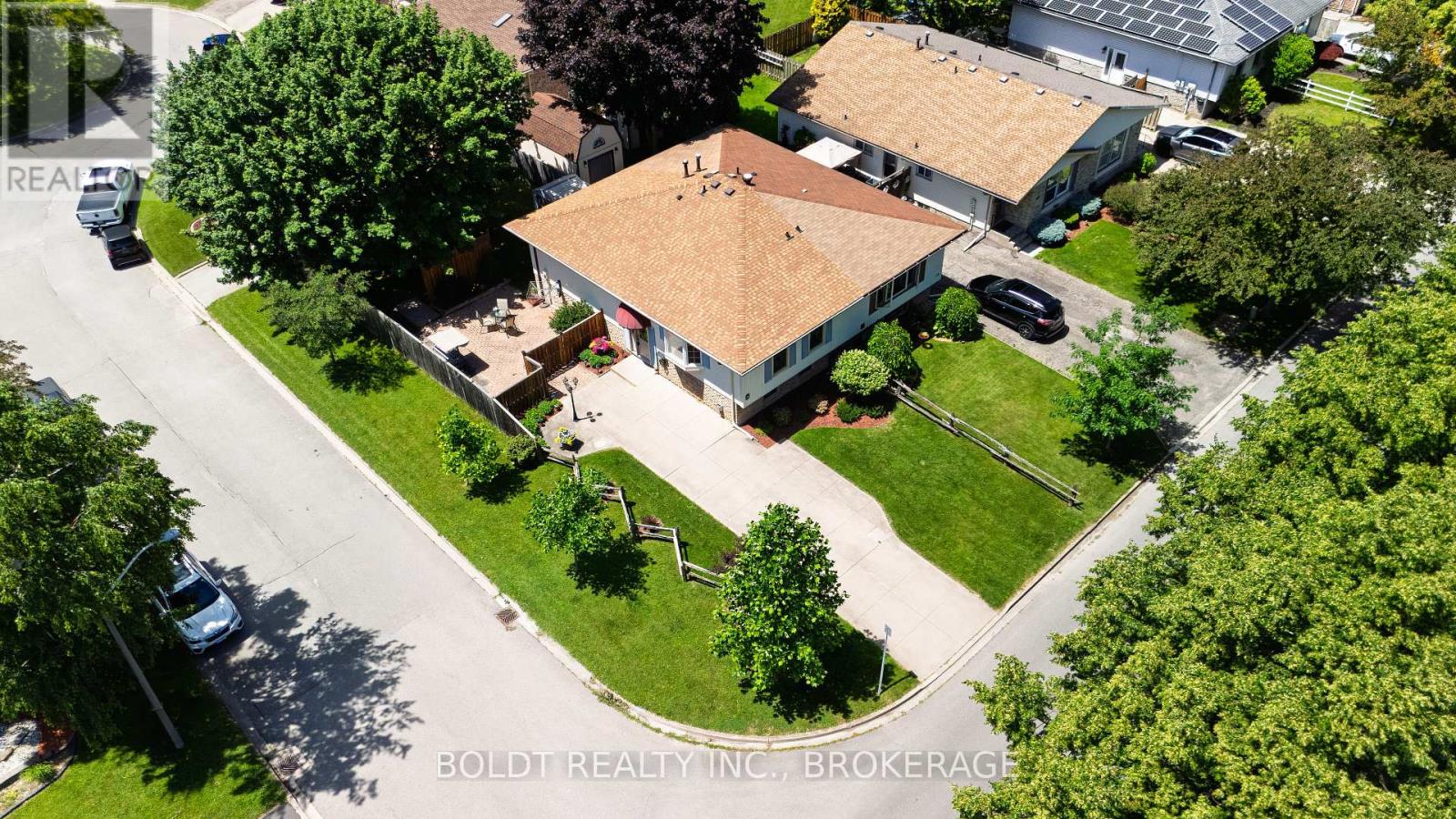 77 Elma Street, St. Catharines, Ontario  L2N 6Z8 - Photo 3 - X13473032