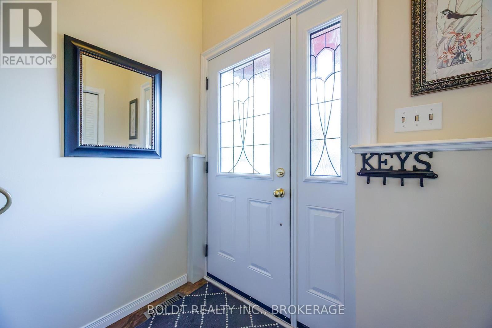 77 Elma Street, St. Catharines, Ontario  L2N 6Z8 - Photo 5 - X13473032