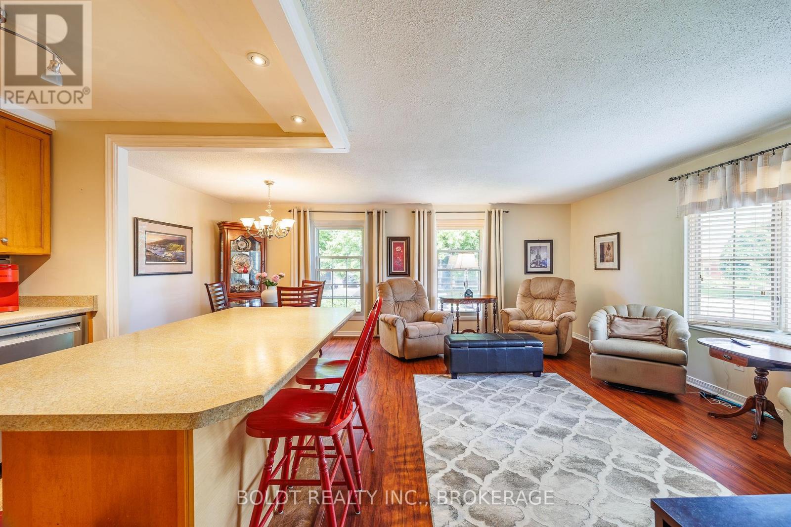 77 Elma Street, St. Catharines, Ontario  L2N 6Z8 - Photo 9 - X13473032