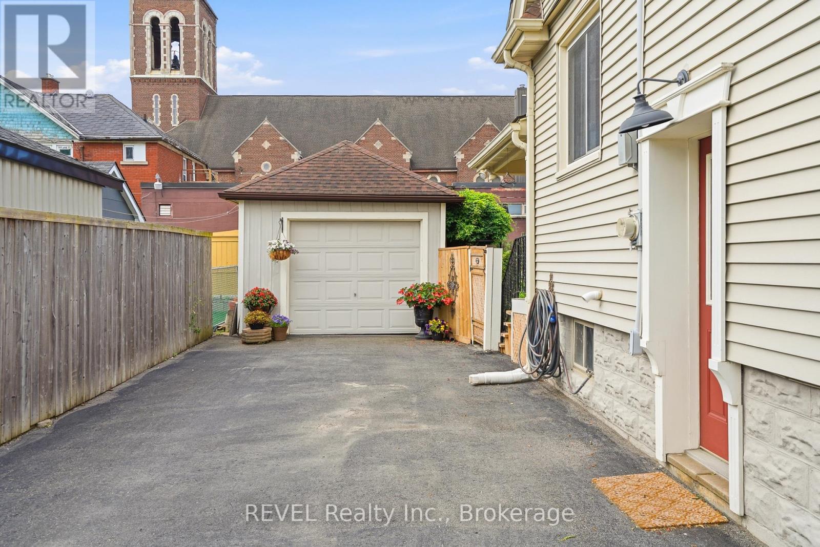 99 Young Street, Welland, Ontario  L3B 4C5 - Photo 3 - X13473882