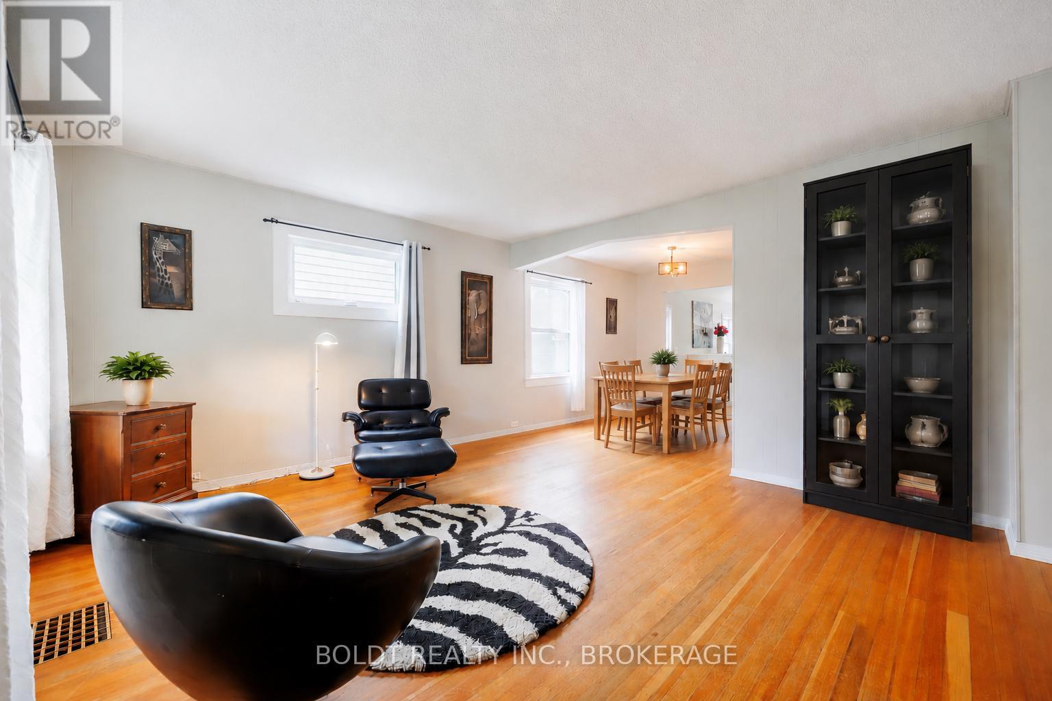 421 Prospect Point Road N, Fort Erie, Ontario  L0S 1N0 - Photo 12 - X13474172