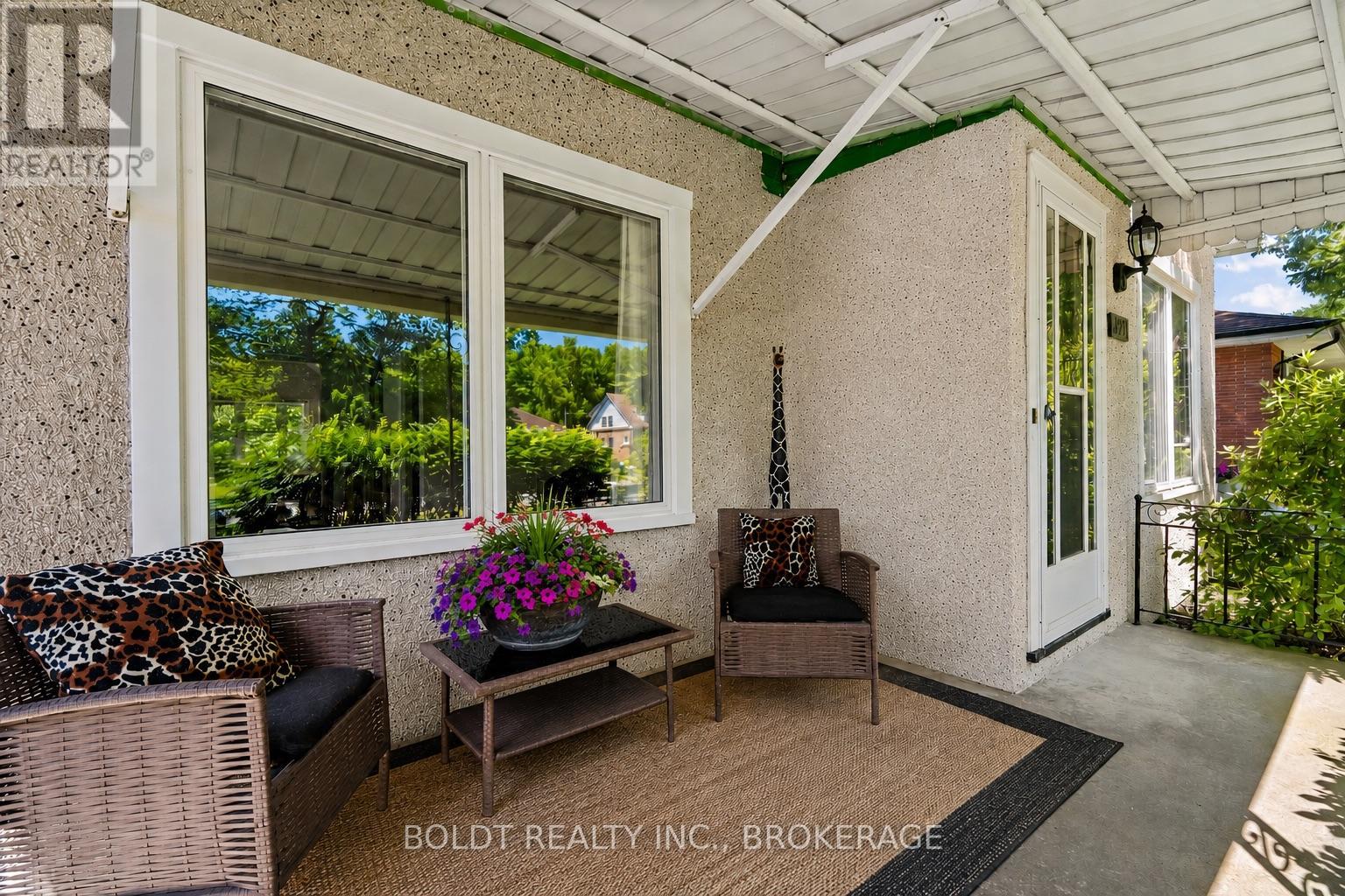421 Prospect Point Road N, Fort Erie, Ontario  L0S 1N0 - Photo 3 - X13474172