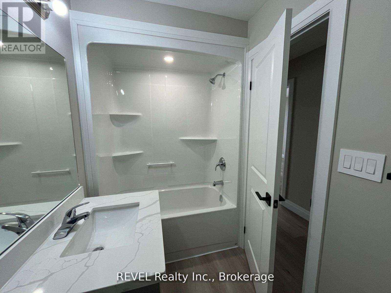16 Keystone Trail, Welland, Ontario  L3B 0N8 - Photo 16 - X13474200