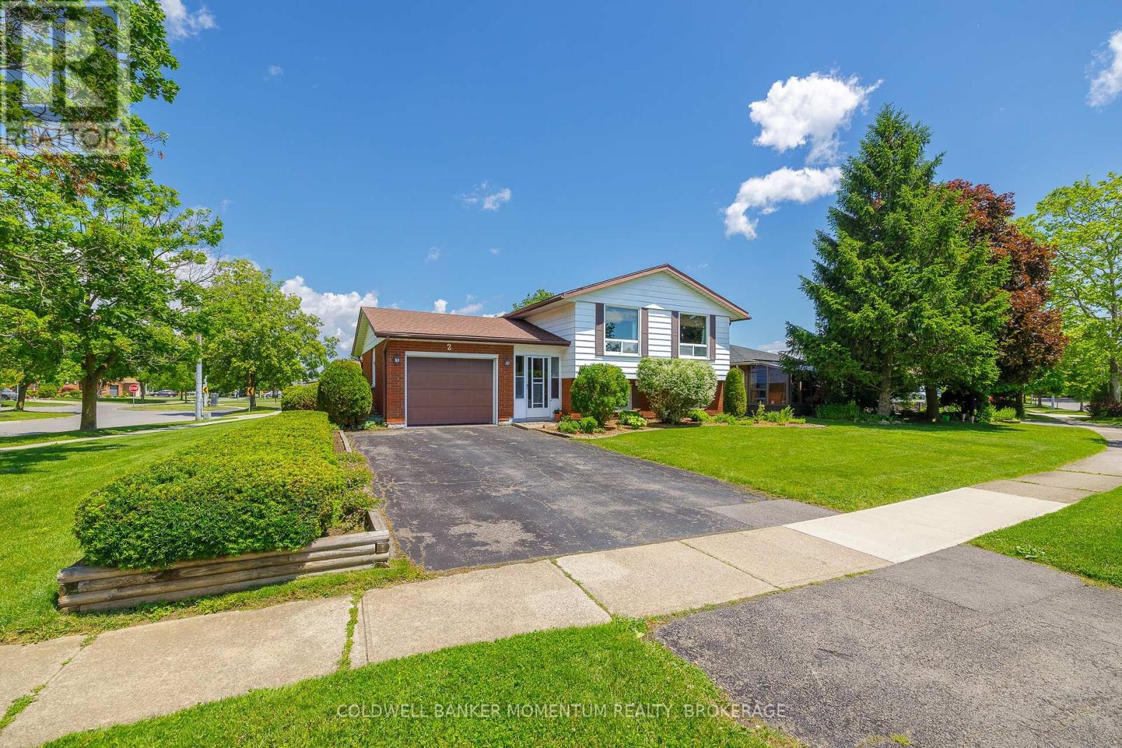 2 Wychwood Road, Welland, Ontario  L3C 5V3 - Photo 3 - X13474252