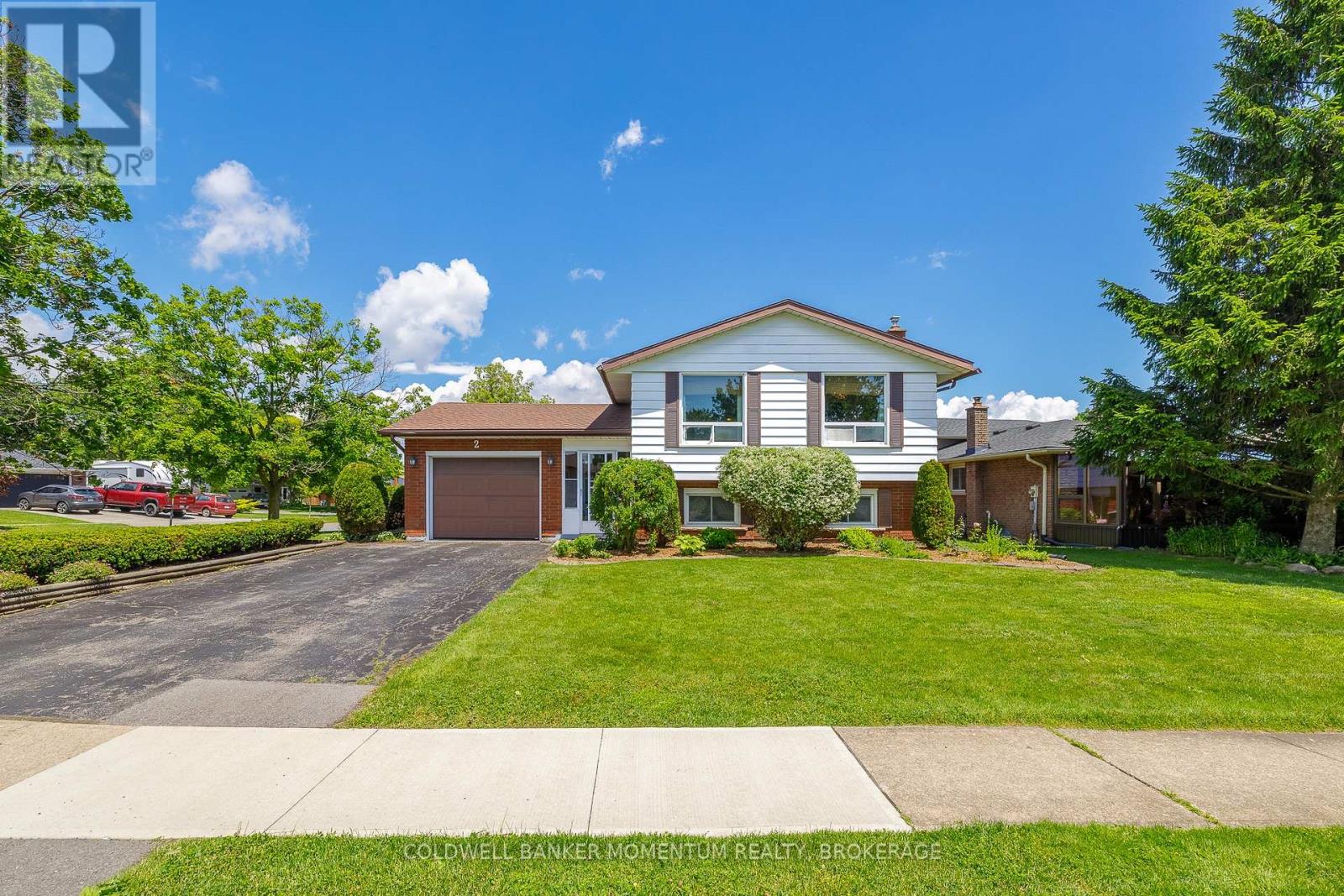 2 Wychwood Road, Welland, Ontario  L3C 5V3 - Photo 4 - X13474252