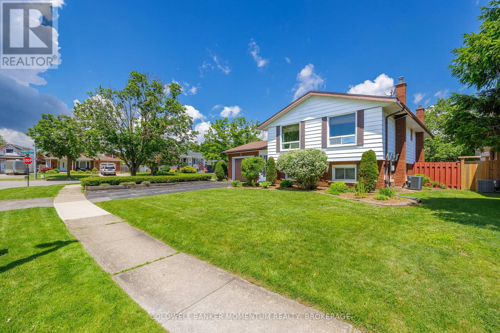 2 Wychwood Road, Welland, Ontario  L3C 5V3 - Photo 5 - X13474252