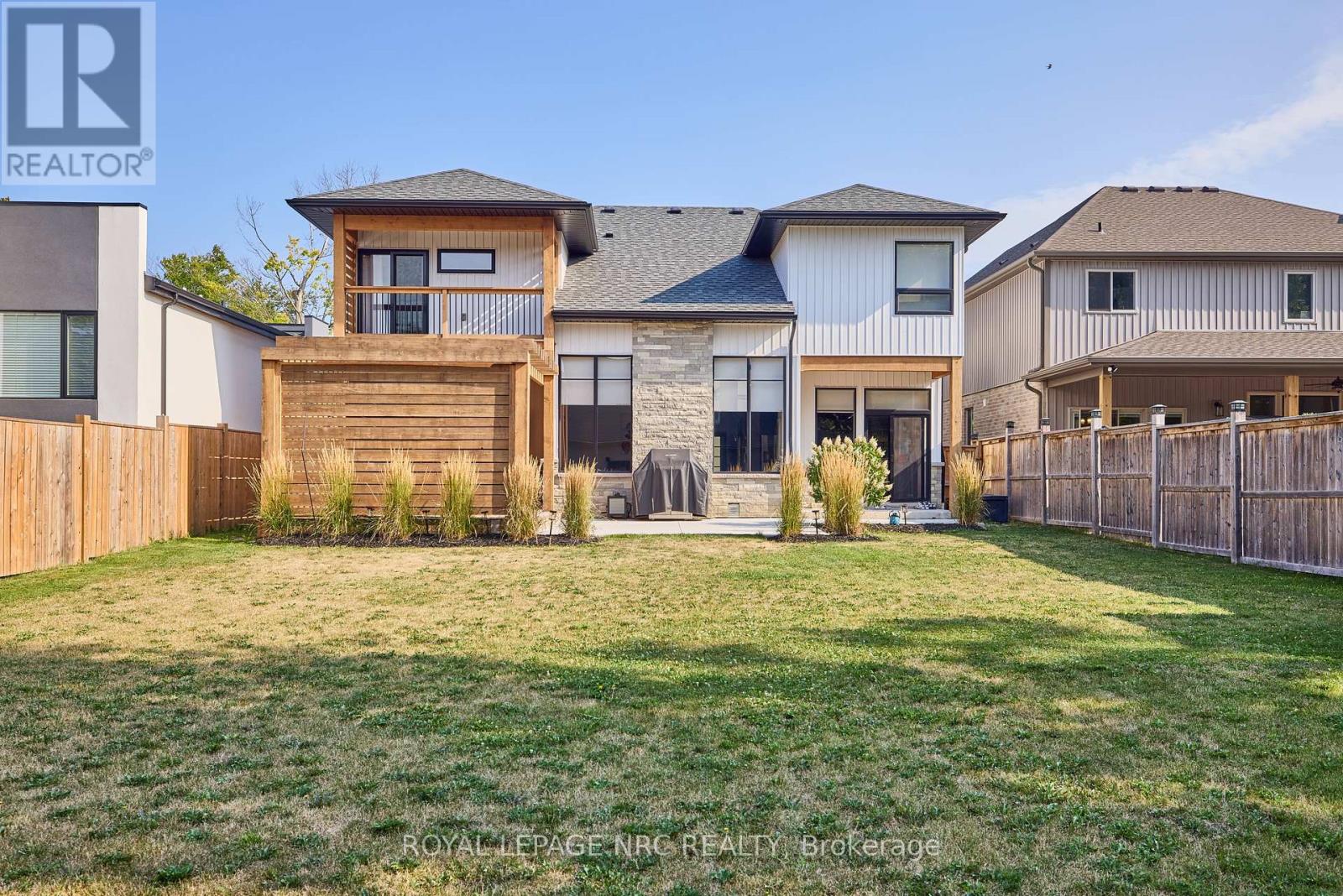 8 Hilda Street, Welland, Ontario  L3C 0H3 - Photo 2 - X13476890