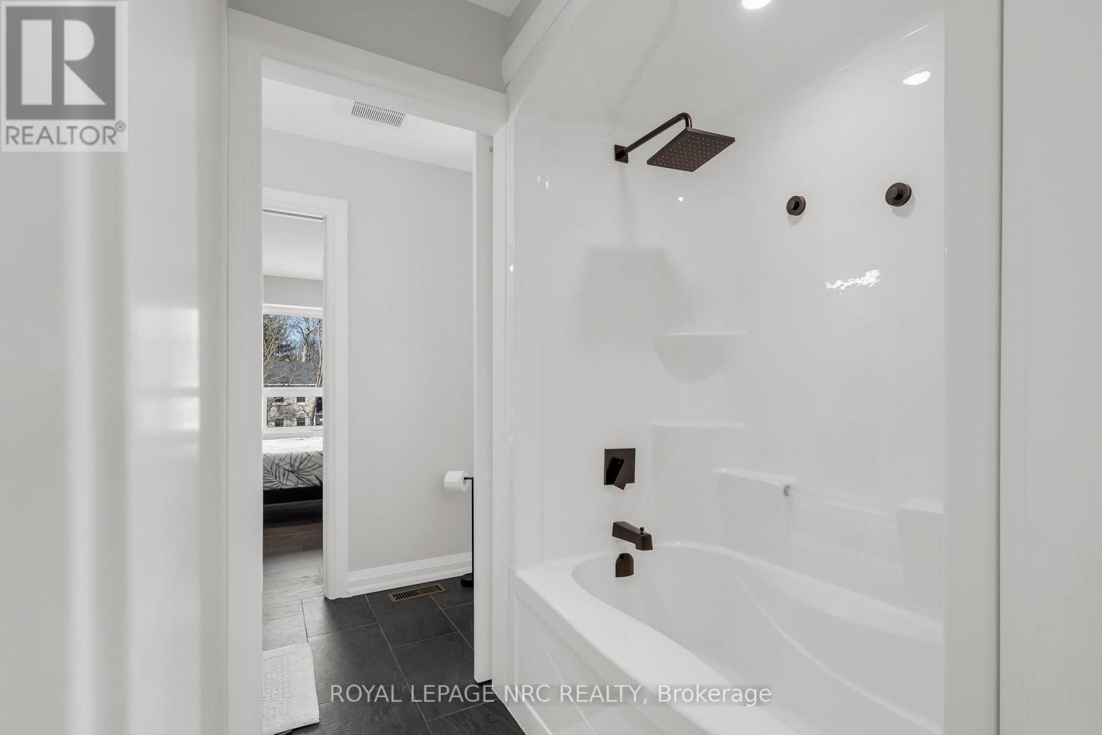 8 Hilda Street, Welland, Ontario  L3C 0H3 - Photo 22 - X13476890