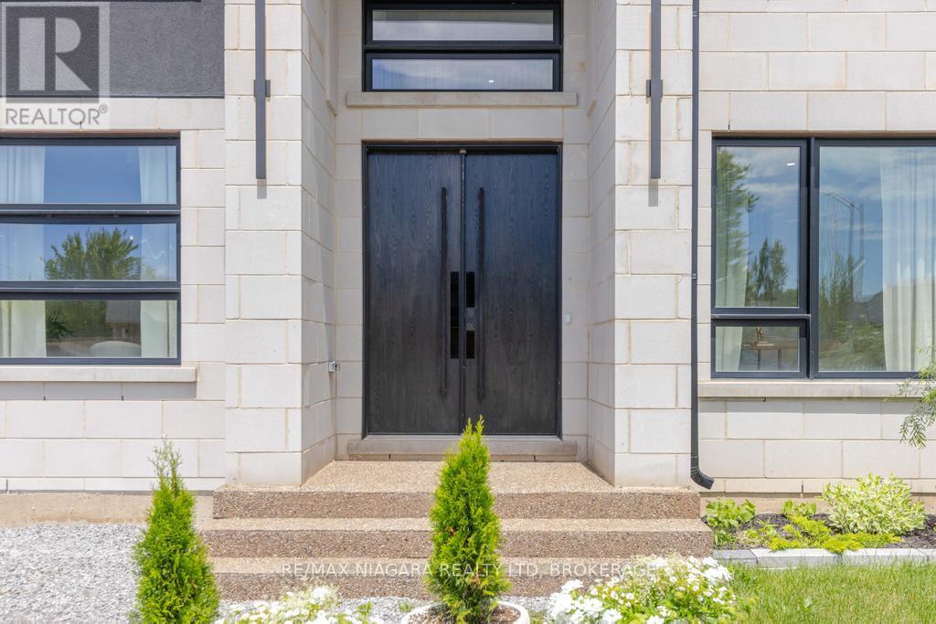 7781 Secretariat Court, Niagara Falls, Ontario  L2H 3V3 - Photo 3 - X13477598