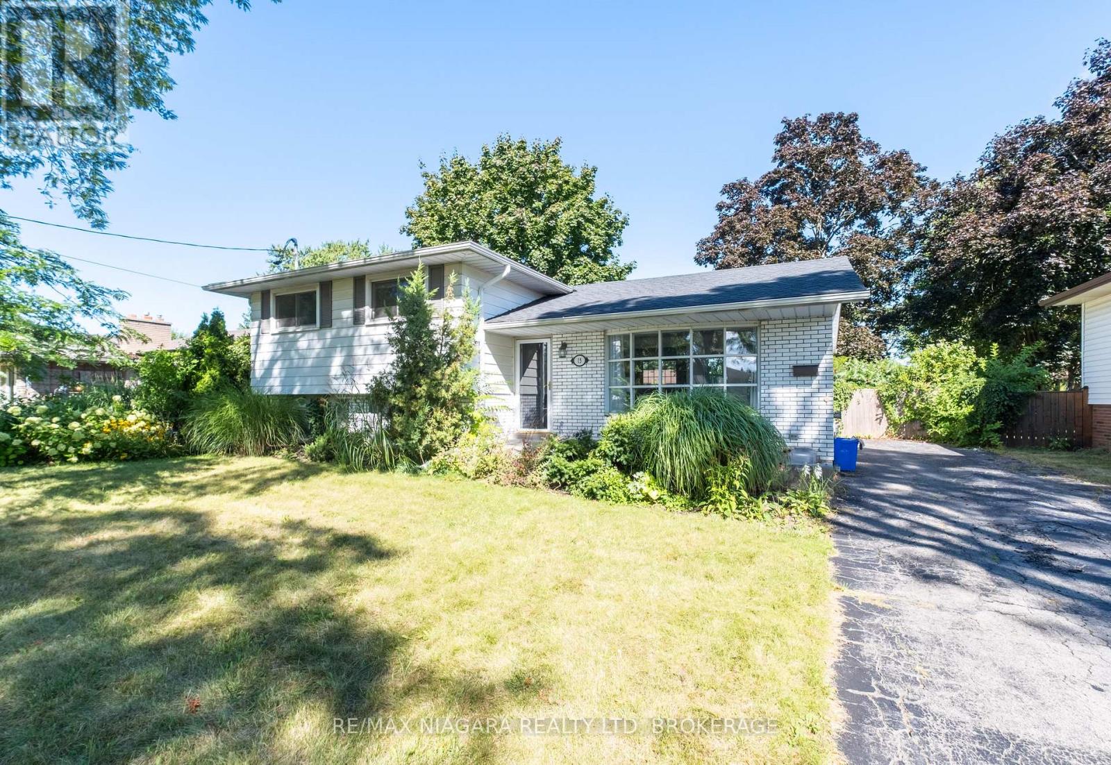 15 OLD OXFORD ROAD, St. Catharines, Ontario