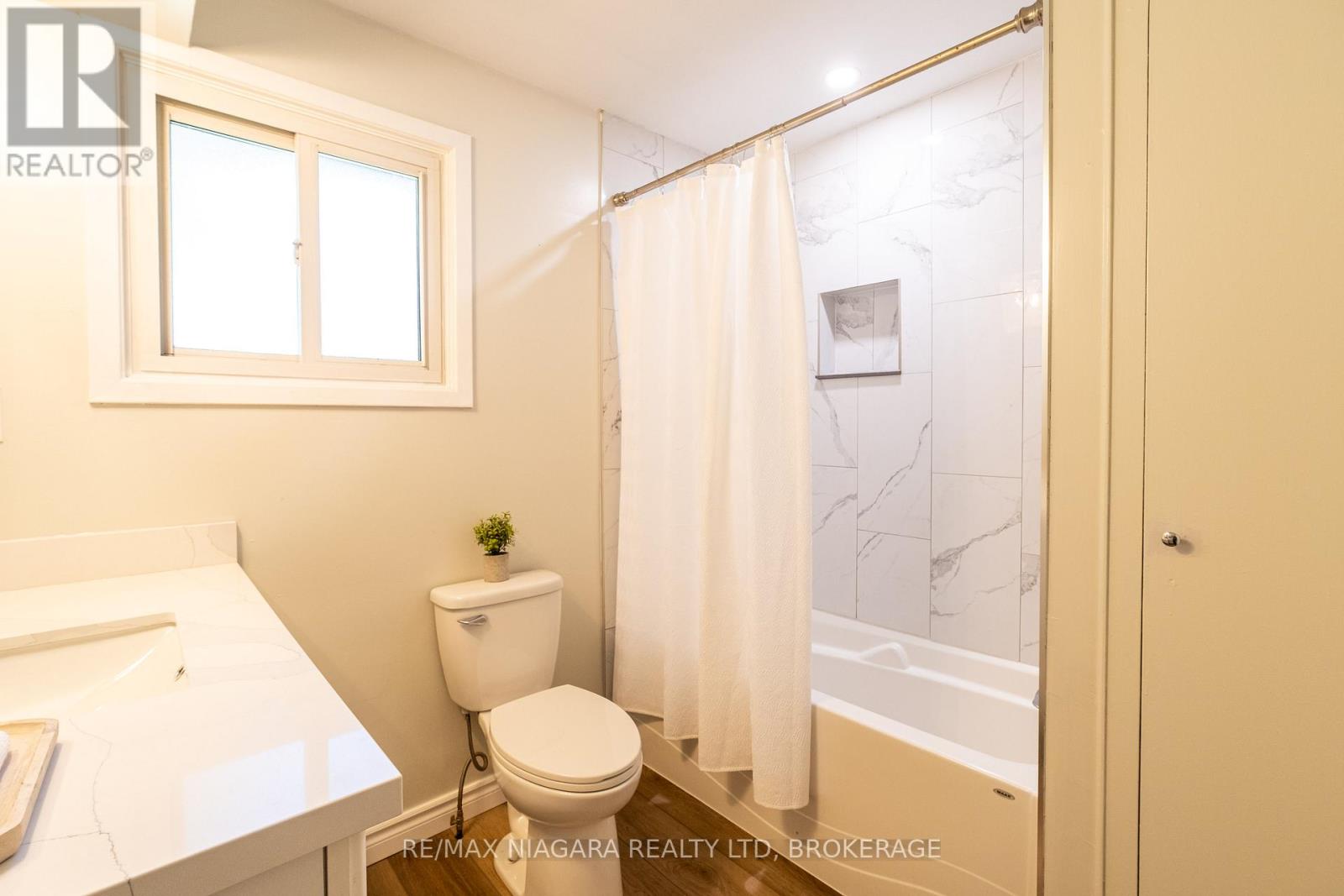 15 Old Oxford Road, St. Catharines, Ontario  L2M 2J7 - Photo 11 - X13477810