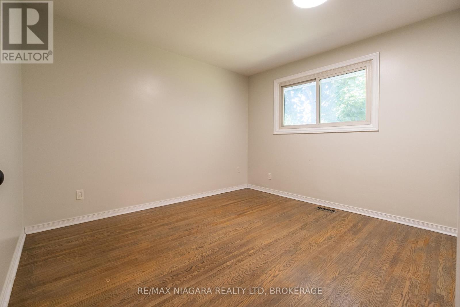 15 Old Oxford Road, St. Catharines, Ontario  L2M 2J7 - Photo 8 - X13477810