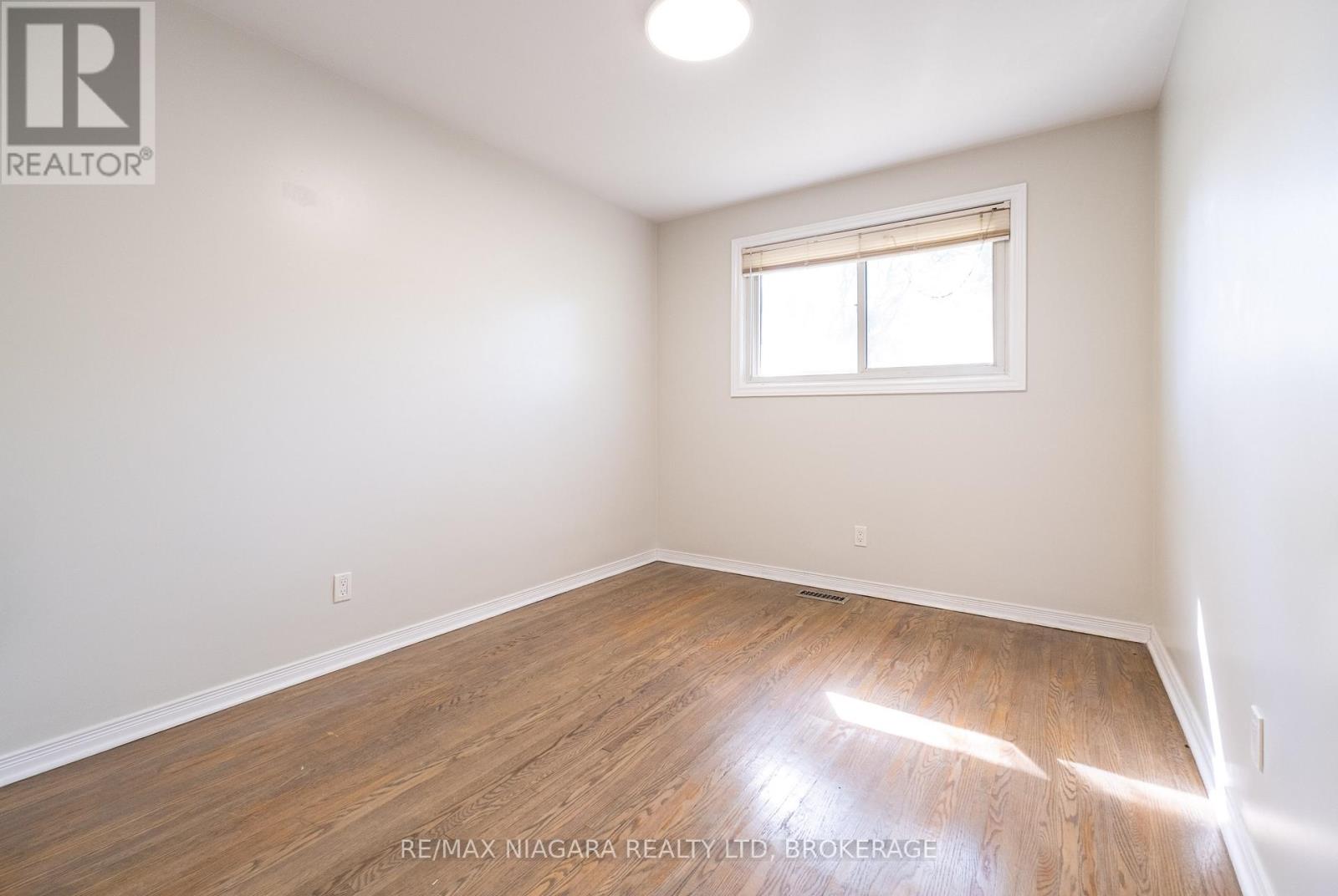 15 Old Oxford Road, St. Catharines, Ontario  L2M 2J7 - Photo 9 - X13477810