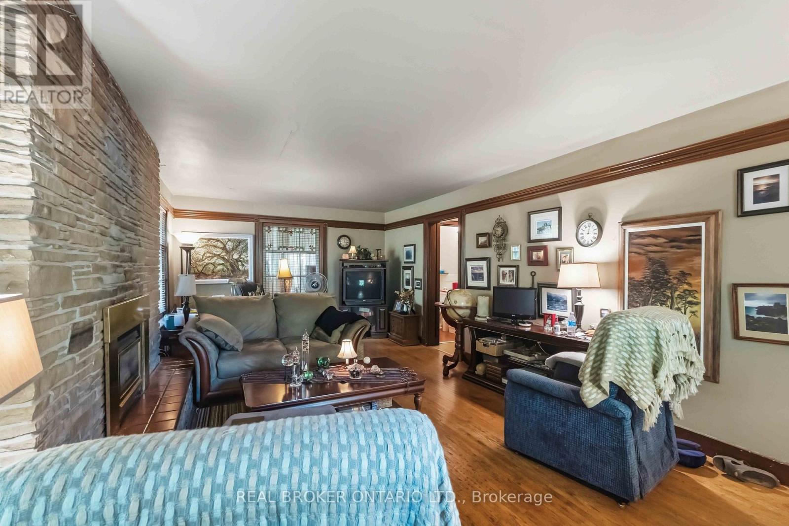 42 Price Avenue, Welland, Ontario  L3C 3X9 - Photo 6 - X13478106