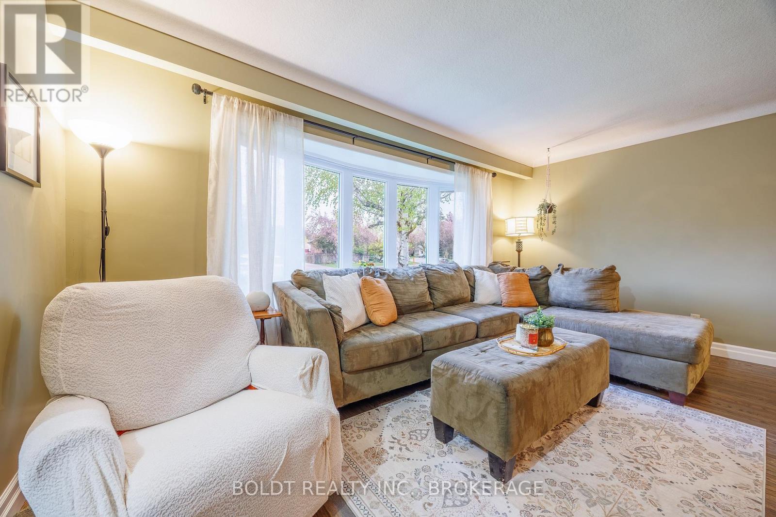 48 Nello Street, St. Catharines, Ontario  L2N 1G7 - Photo 4 - X13478204