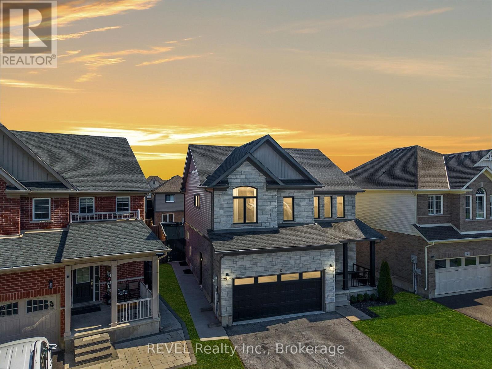 8 ELDERBERRY ROAD, Thorold, Ontario