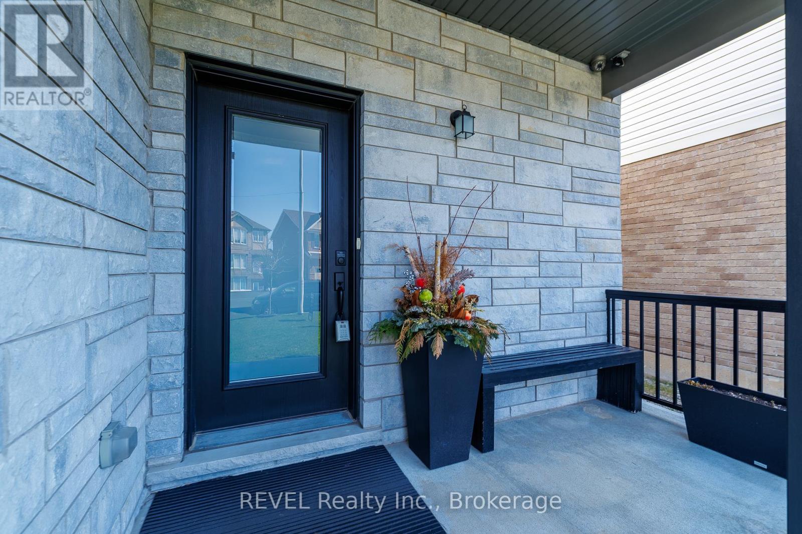 8 Elderberry Road, Thorold, Ontario  L2V 0E7 - Photo 12 - X13478474