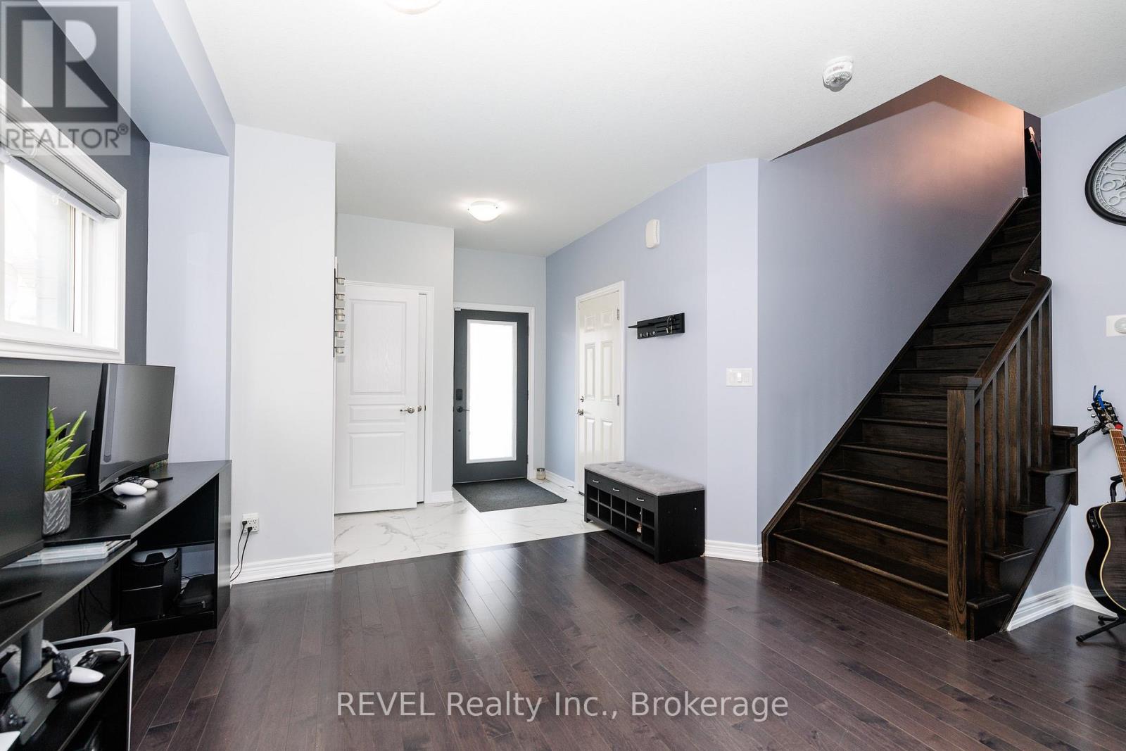 8 Elderberry Road, Thorold, Ontario  L2V 0E7 - Photo 14 - X13478474
