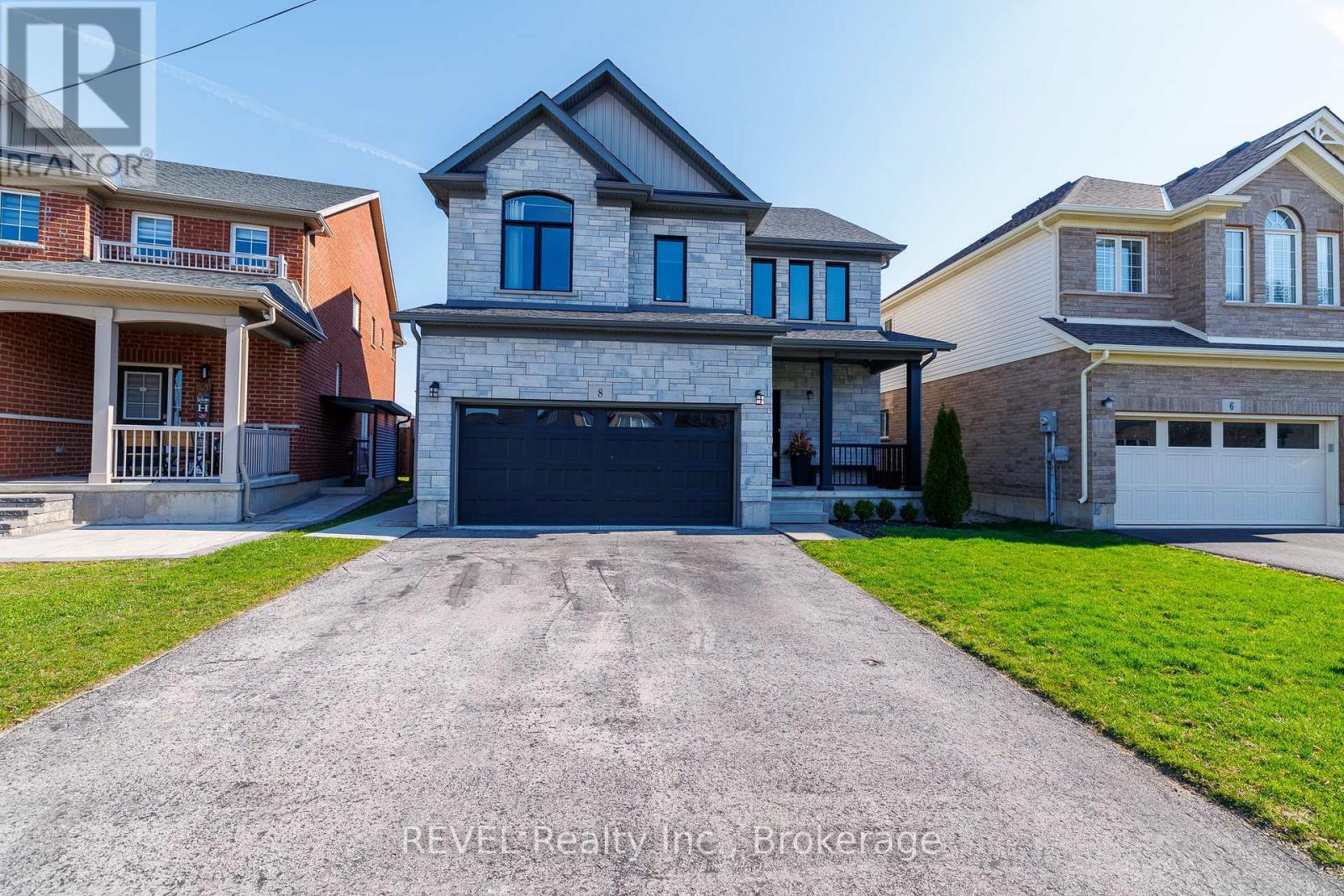 8 Elderberry Road, Thorold, Ontario  L2V 0E7 - Photo 2 - X13478474