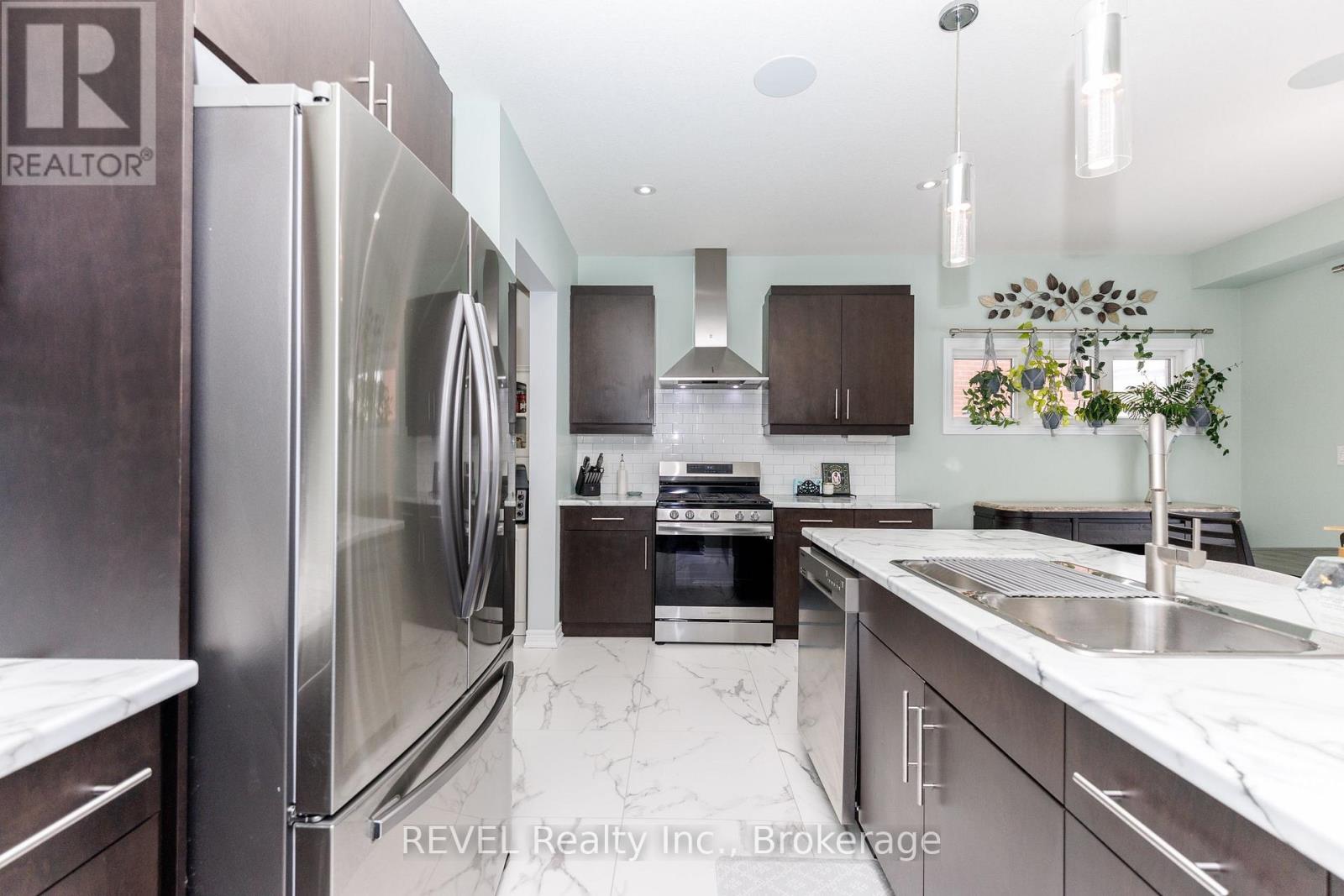 8 Elderberry Road, Thorold, Ontario  L2V 0E7 - Photo 21 - X13478474