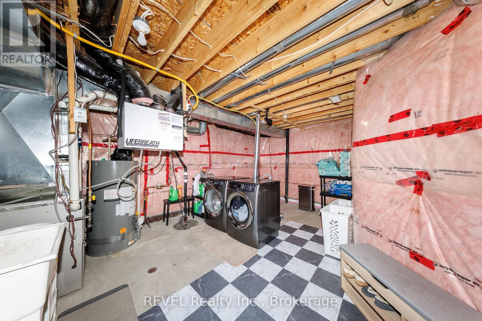 8 Elderberry Road, Thorold, Ontario  L2V 0E7 - Photo 48 - X13478474