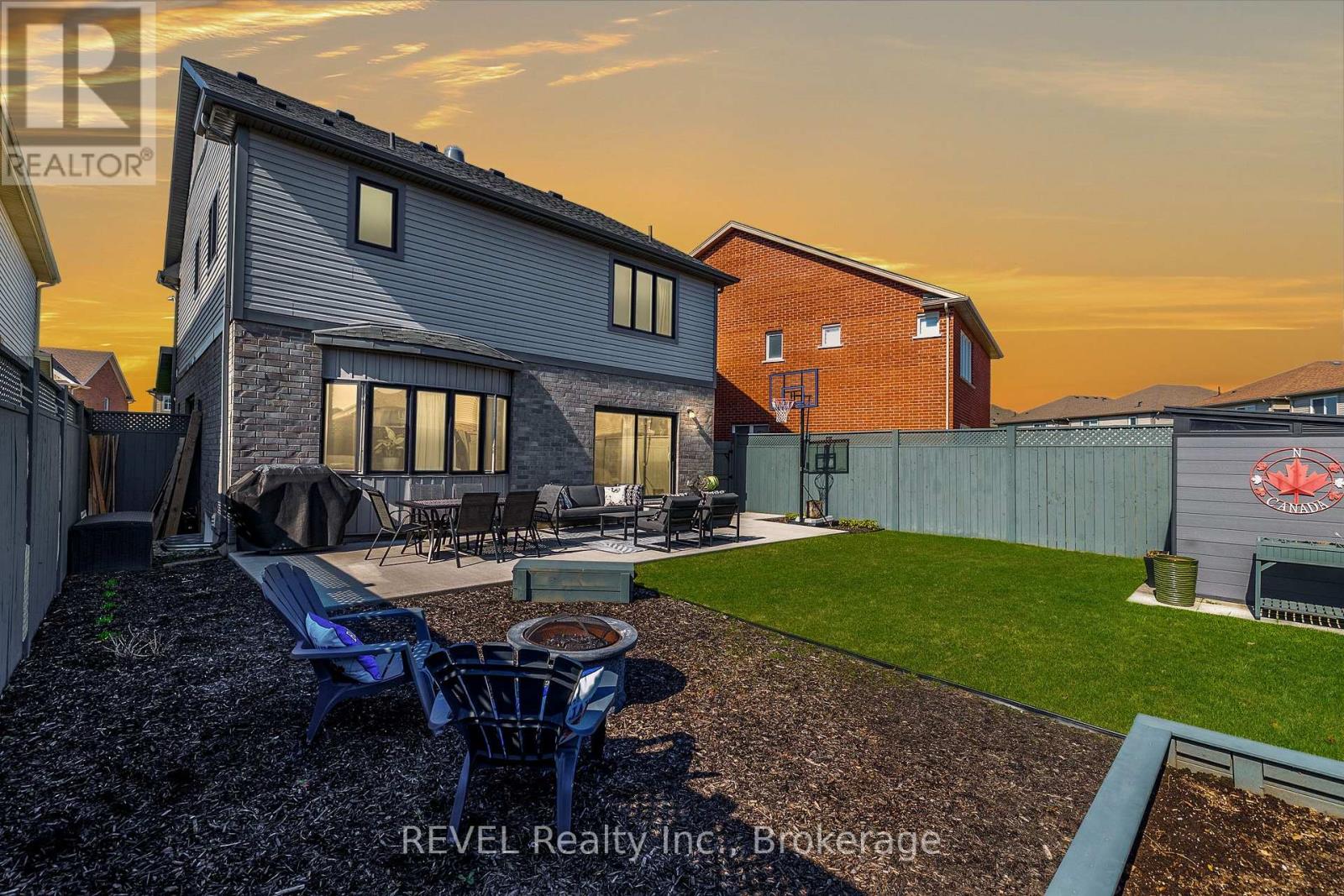8 Elderberry Road, Thorold, Ontario  L2V 0E7 - Photo 6 - X13478474