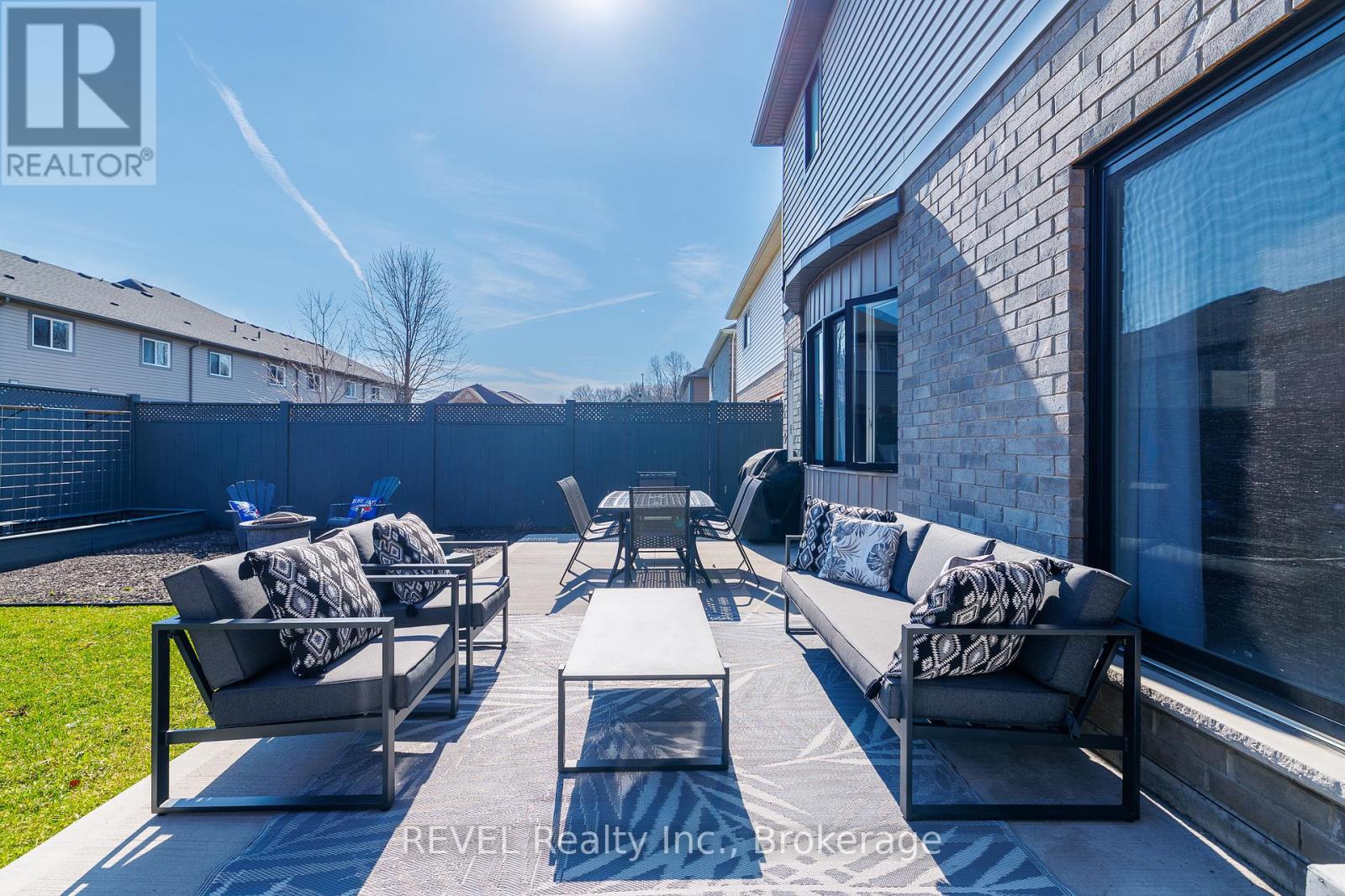 8 Elderberry Road, Thorold, Ontario  L2V 0E7 - Photo 9 - X13478474