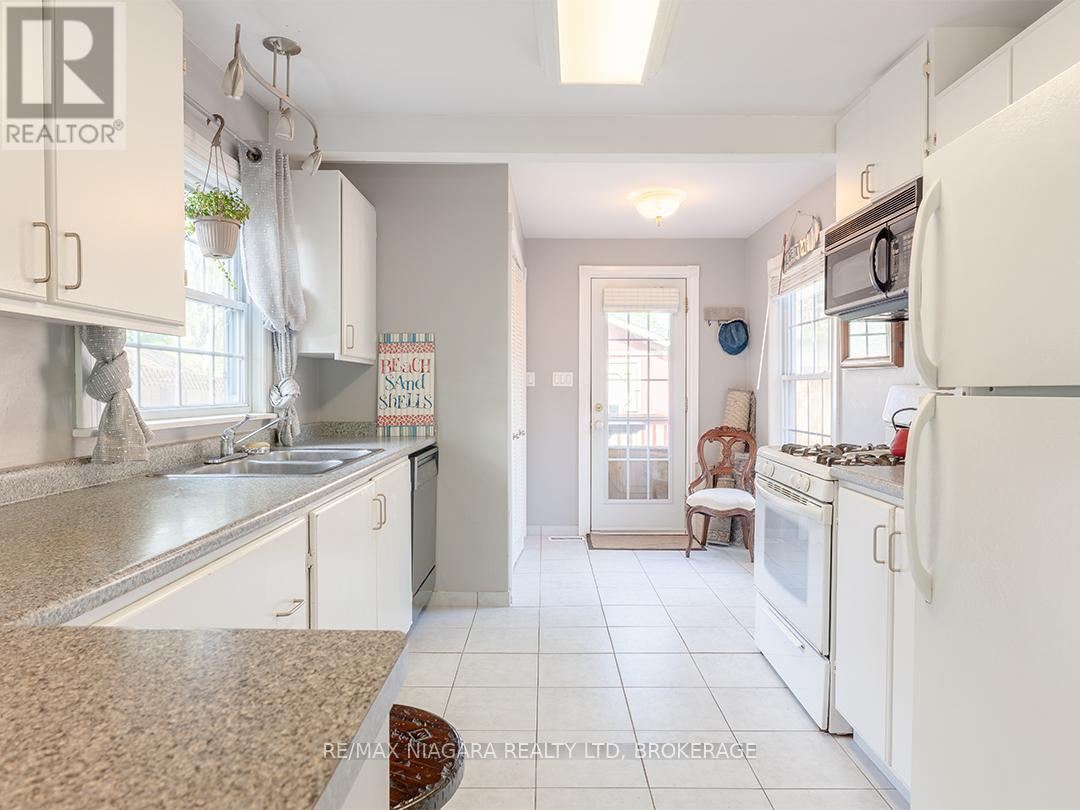 263 Maplewood Avenue, Fort Erie, Ontario  L0S 1B0 - Photo 8 - X13479770