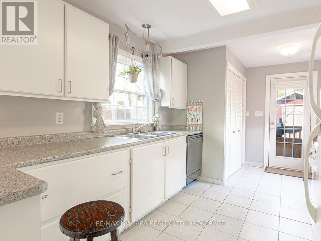 263 Maplewood Avenue, Fort Erie, Ontario  L0S 1B0 - Photo 9 - X13479770