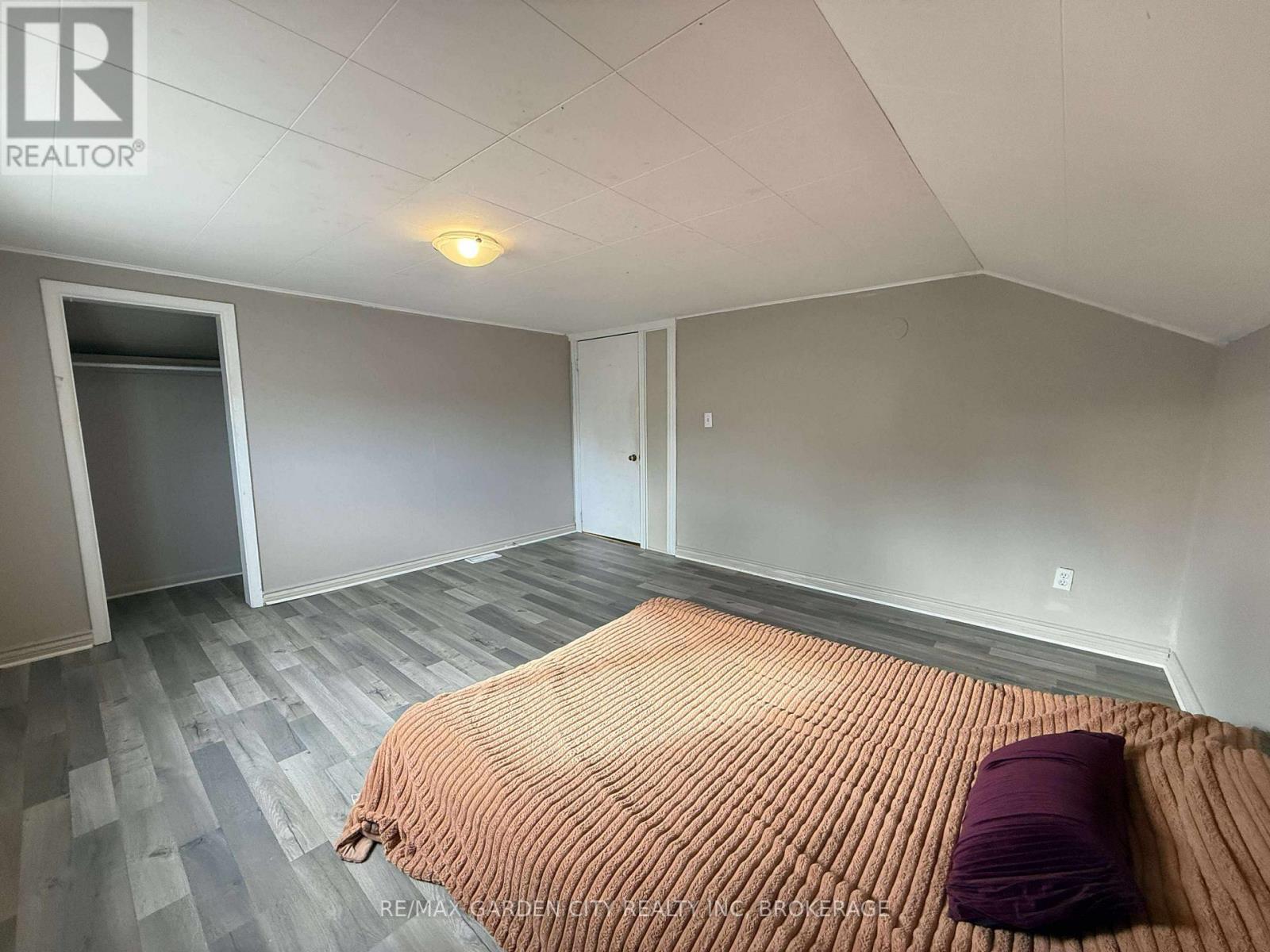 1 - 130 St Paul Crescent E, St. Catharines, Ontario  L2S 1M9 - Photo 12 - X13479876
