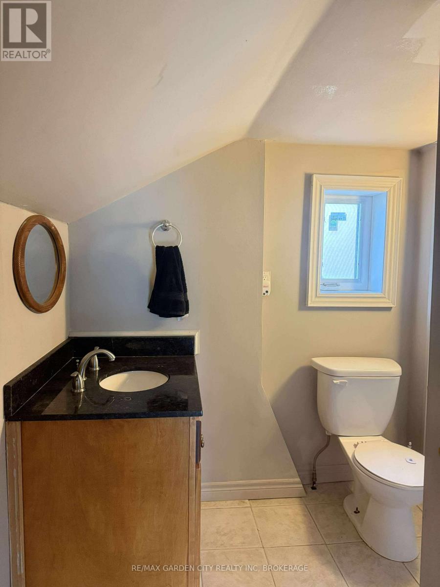 1 - 130 St Paul Crescent E, St. Catharines, Ontario  L2S 1M9 - Photo 13 - X13479876
