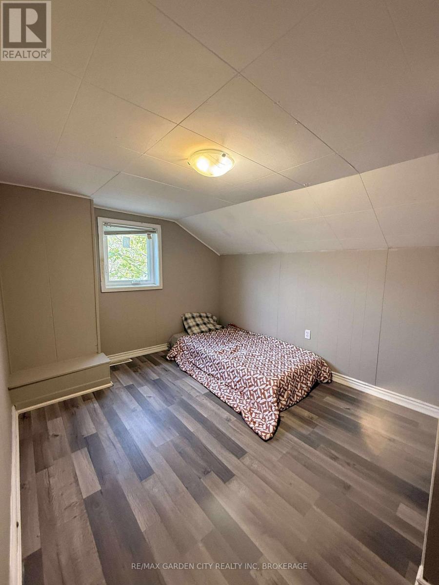 1 - 130 St Paul Crescent E, St. Catharines, Ontario  L2S 1M9 - Photo 15 - X13479876
