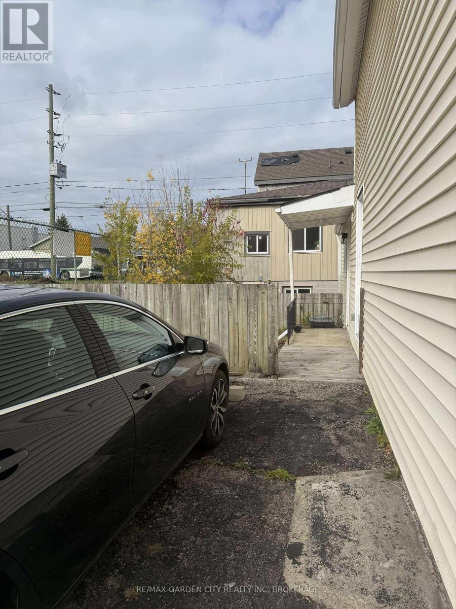 1 - 130 St Paul Crescent E, St. Catharines, Ontario  L2S 1M9 - Photo 17 - X13479876