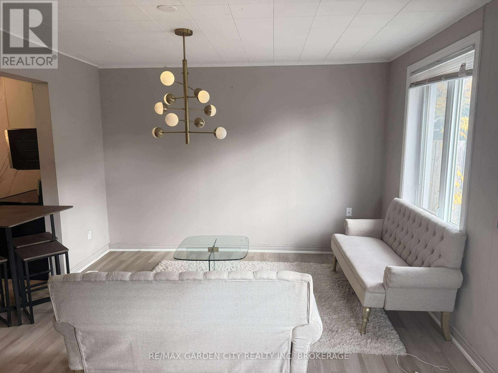 1 - 130 St Paul Crescent E, St. Catharines, Ontario  L2S 1M9 - Photo 3 - X13479876