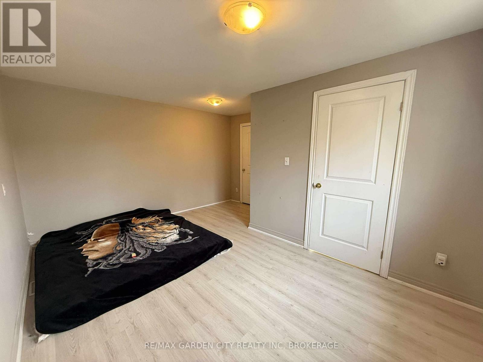 1 - 130 St Paul Crescent E, St. Catharines, Ontario  L2S 1M9 - Photo 7 - X13479876