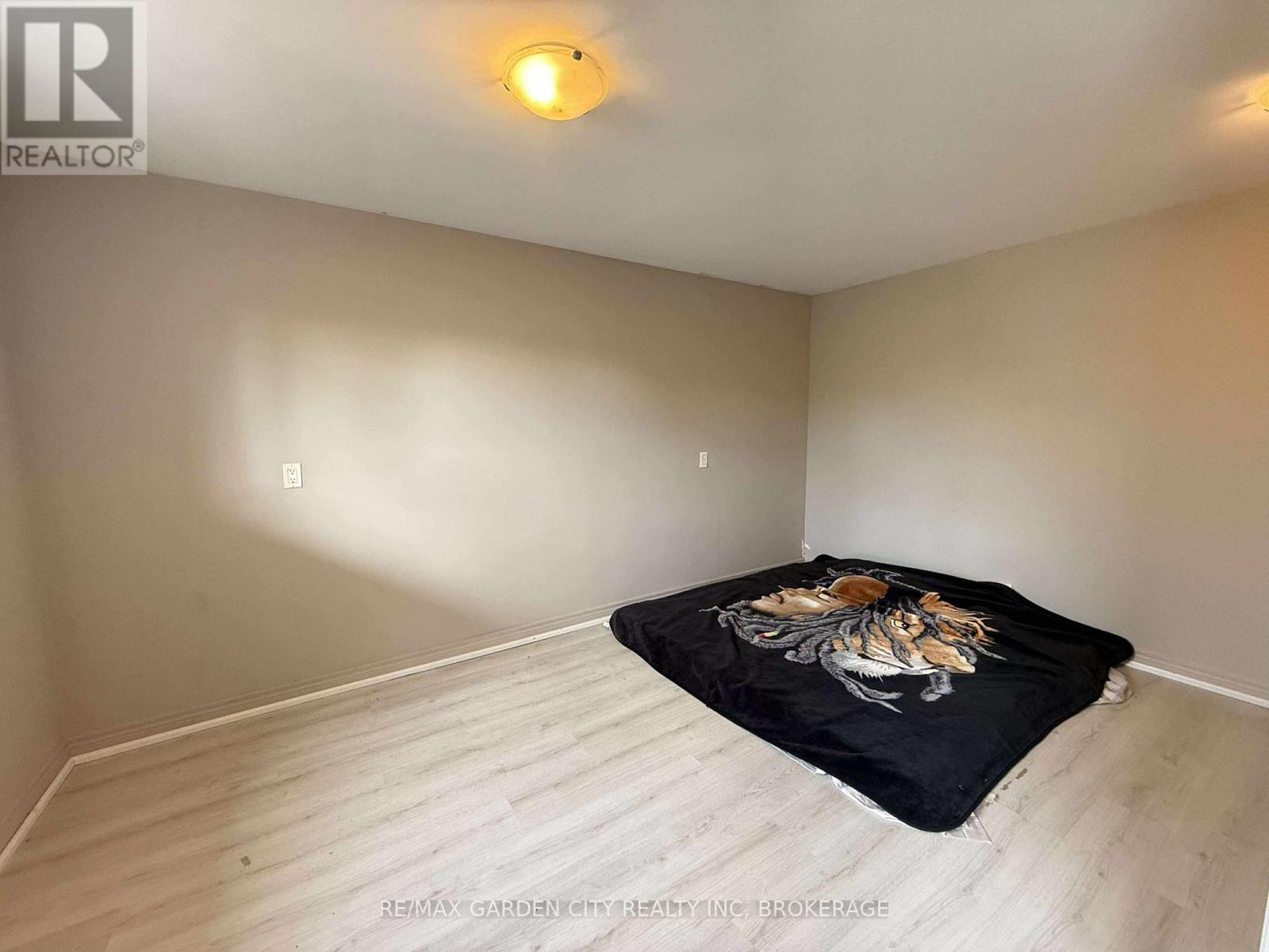 1 - 130 St Paul Crescent E, St. Catharines, Ontario  L2S 1M9 - Photo 8 - X13479876