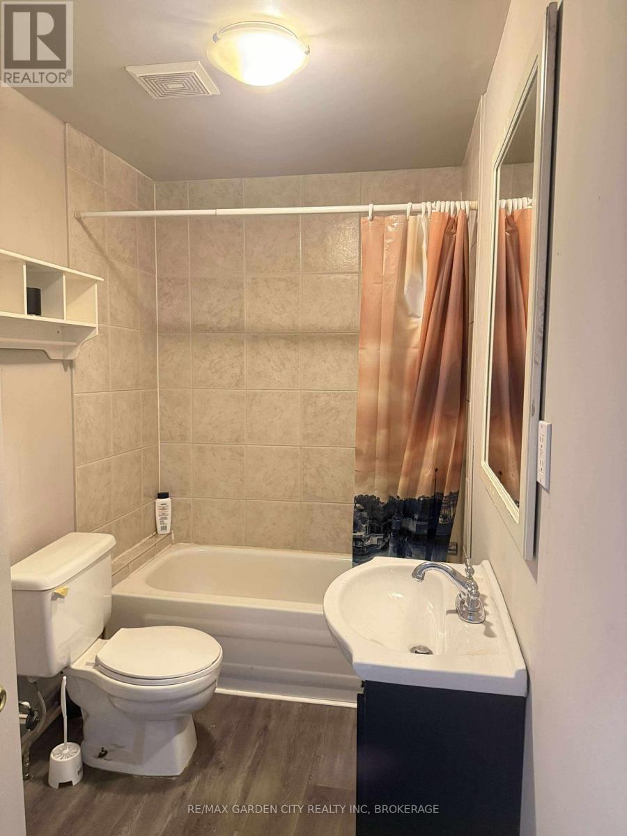 1 - 130 St Paul Crescent E, St. Catharines, Ontario  L2S 1M9 - Photo 9 - X13479876