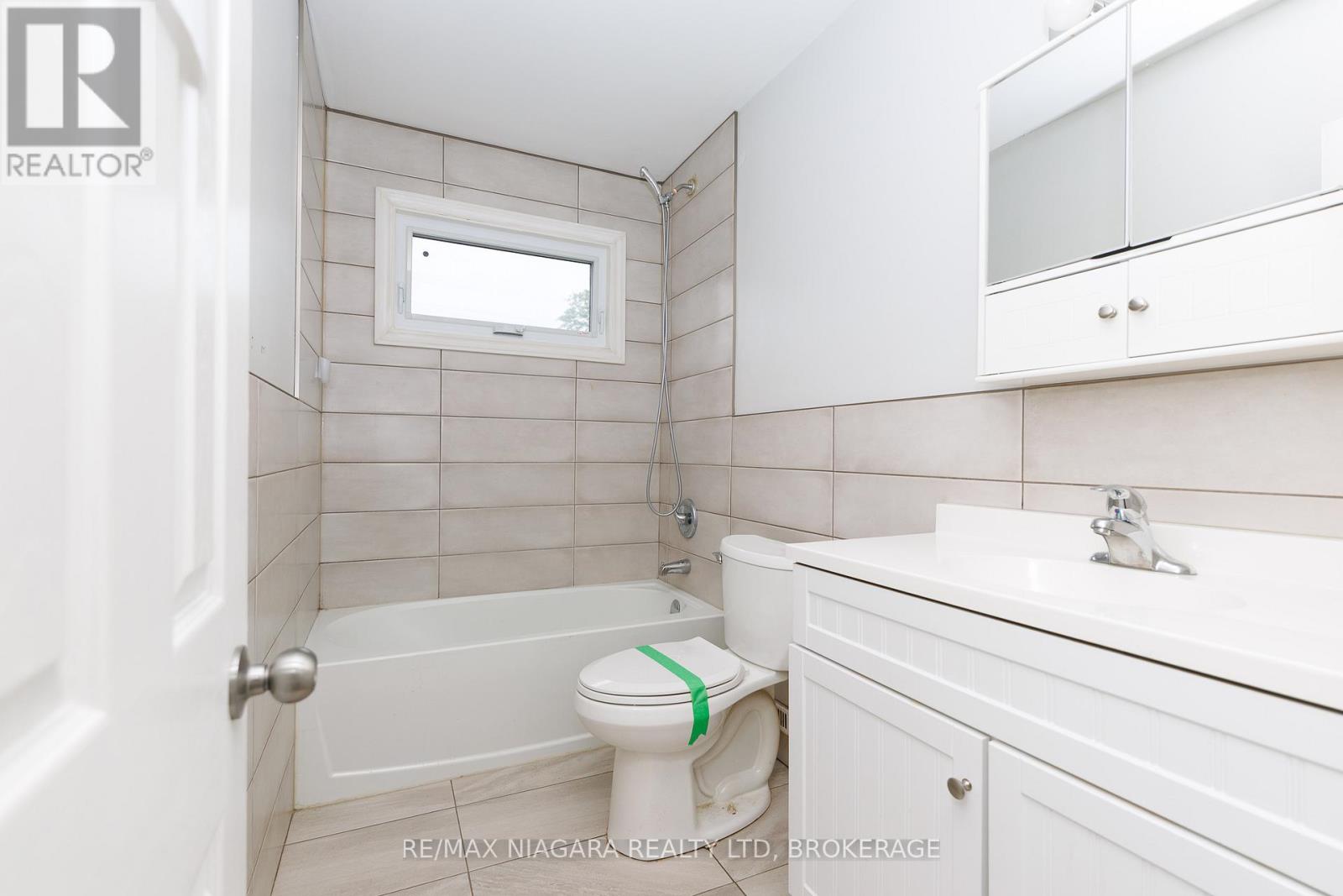 1 - 252 Bertie Street, Fort Erie, Ontario  L2A 1Z6 - Photo 18 - X13480702