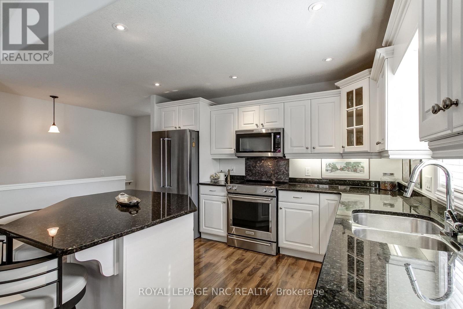 5 Rose Glen Crescent, Niagara-On-The-Lake, Ontario  L0S 1J0 - Photo 12 - X13480906
