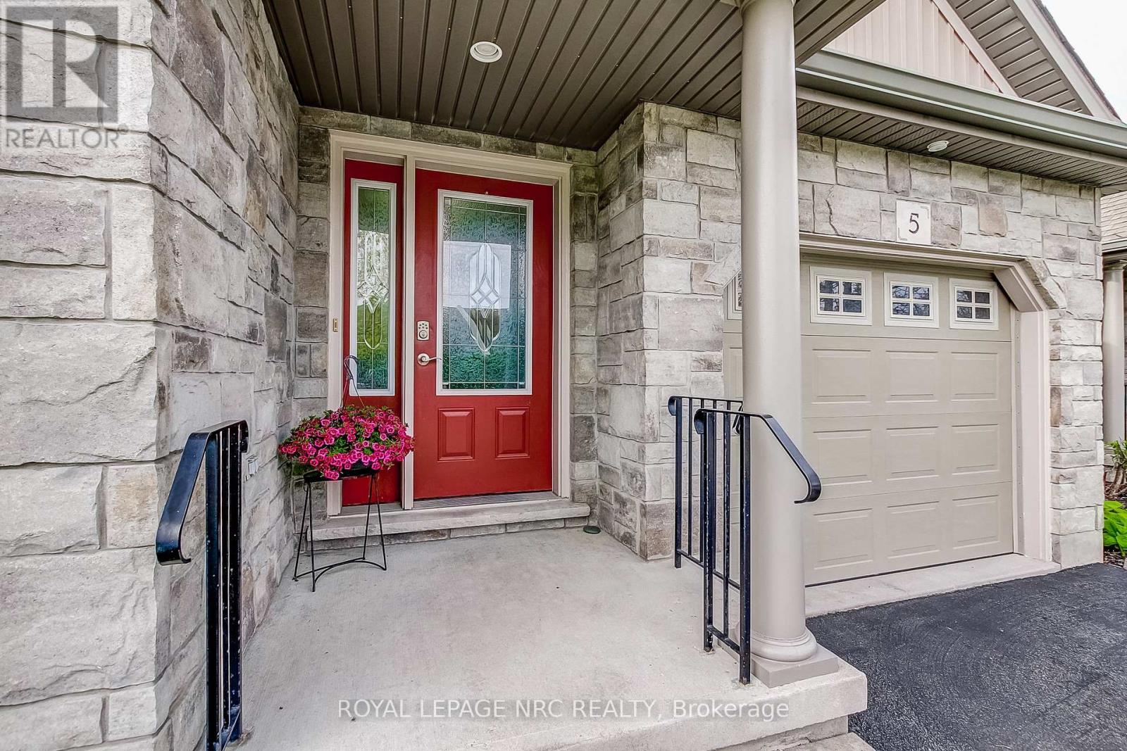 5 Rose Glen Crescent, Niagara-On-The-Lake, Ontario  L0S 1J0 - Photo 3 - X13480906