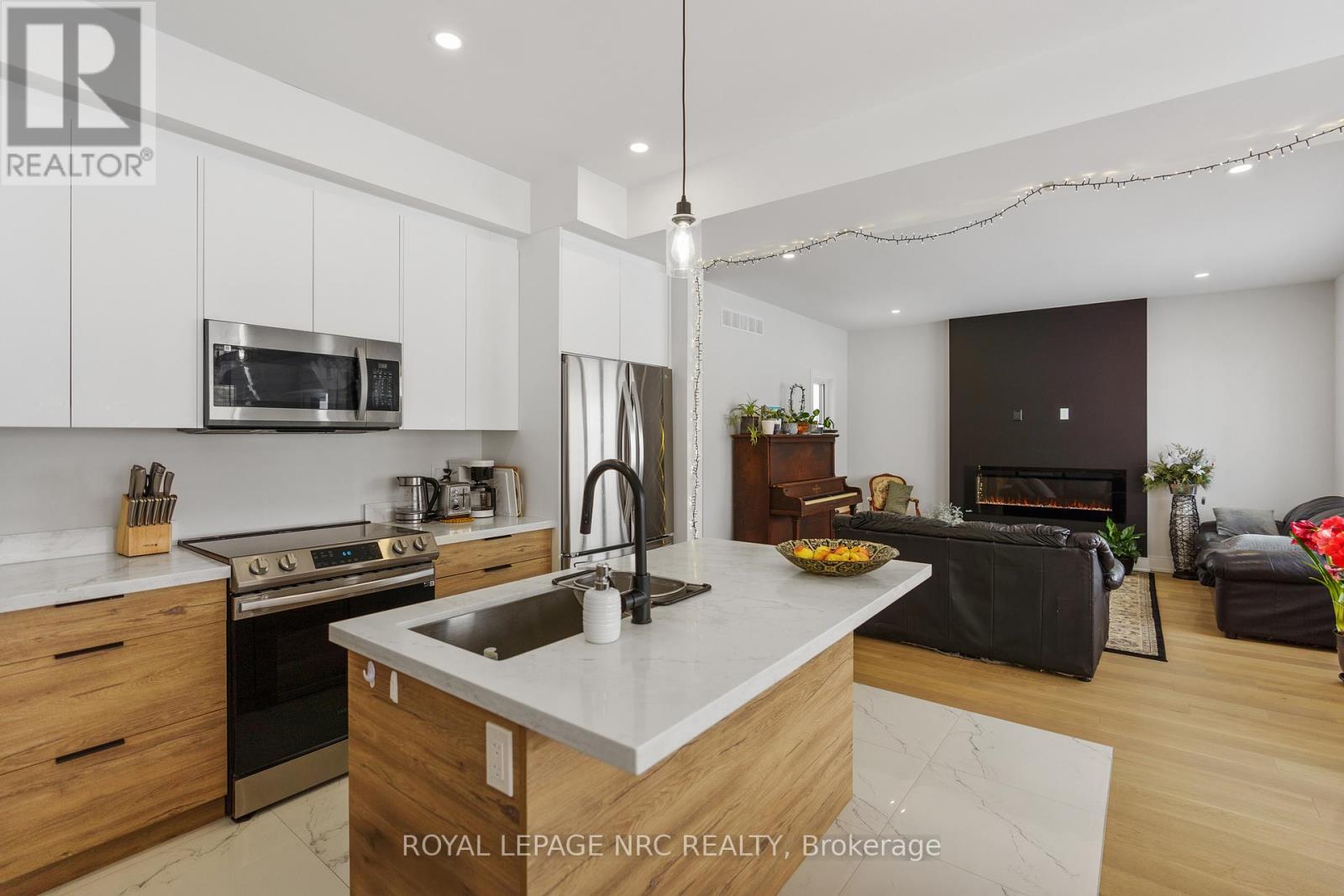 7384 Splendour Drive, Niagara Falls, Ontario  L2H 3V8 - Photo 10 - X13482710