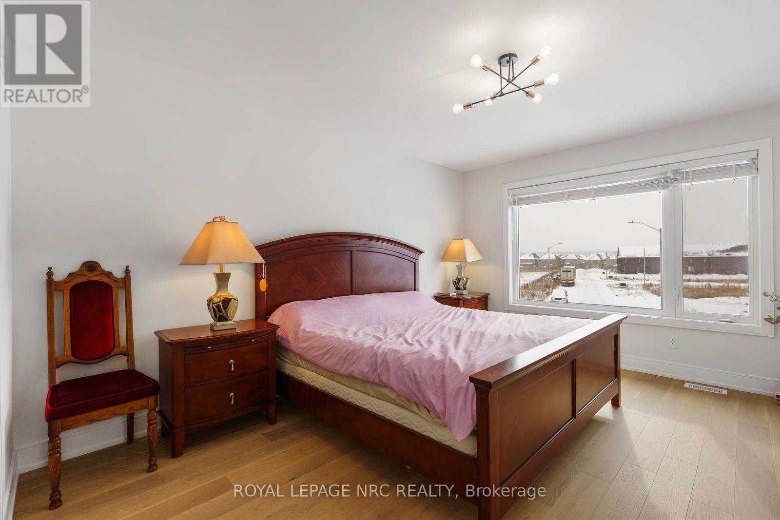 7384 Splendour Drive, Niagara Falls, Ontario  L2H 3V8 - Photo 12 - X13482710